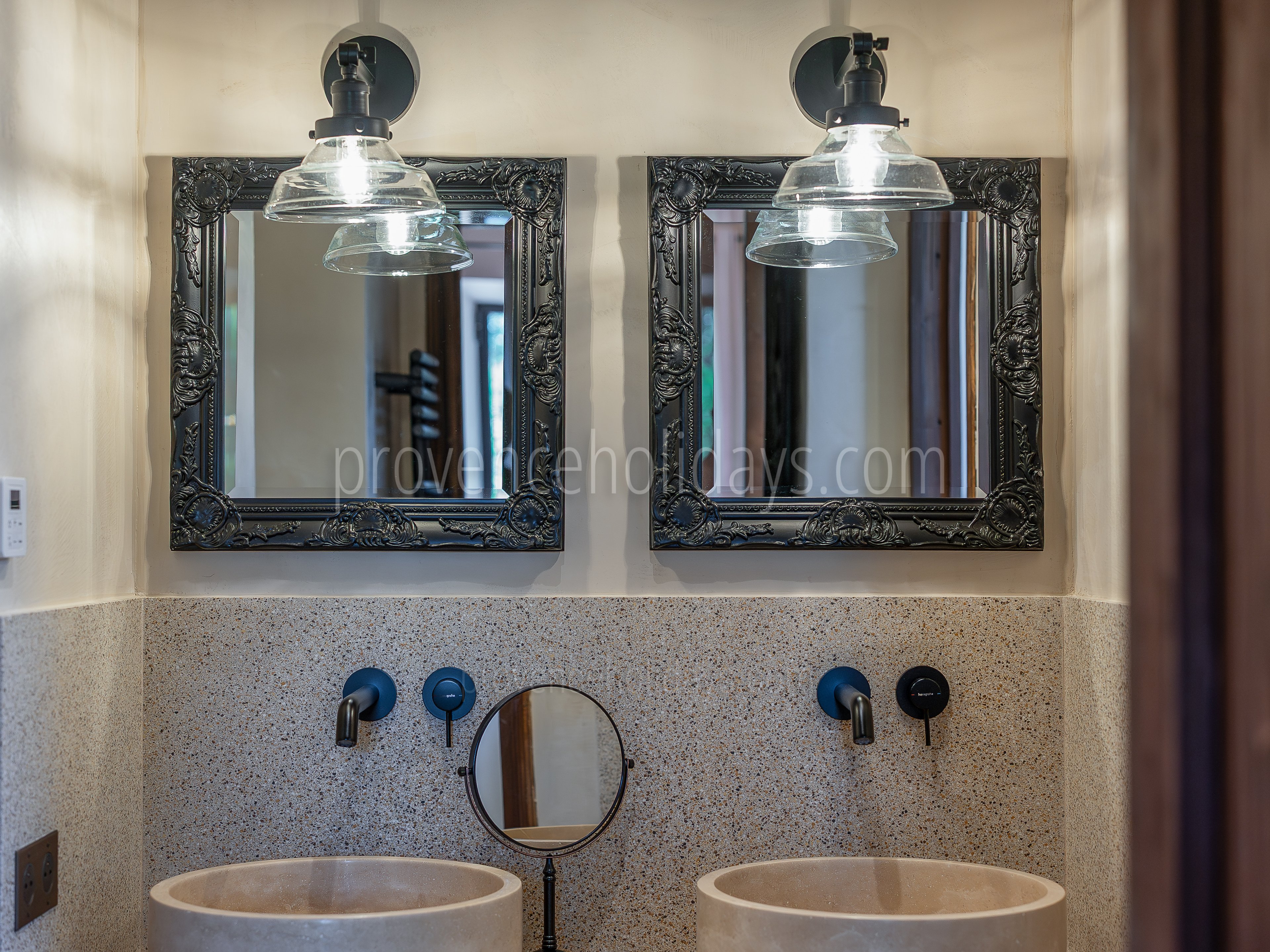 38 - Mas de la Douce Filiole: Villa: Bathroom