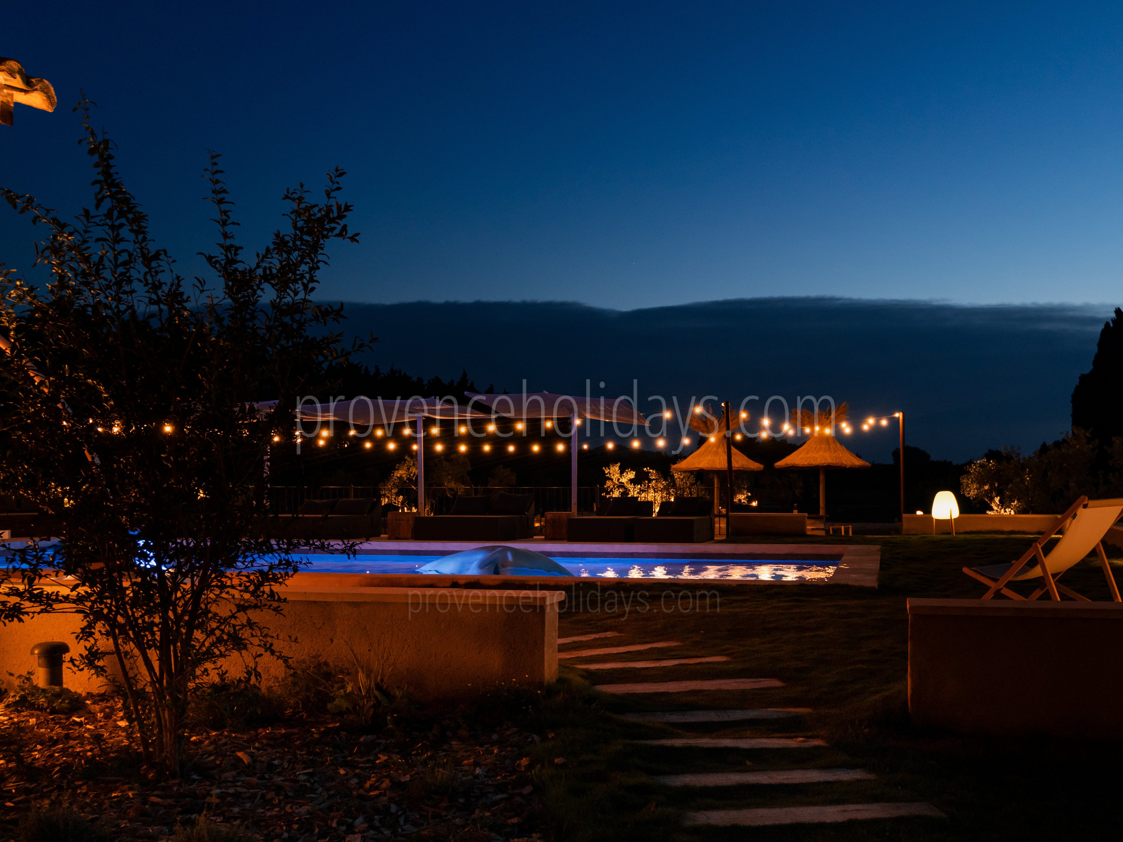 23 - Mas des Pommiers: Villa: Exterior