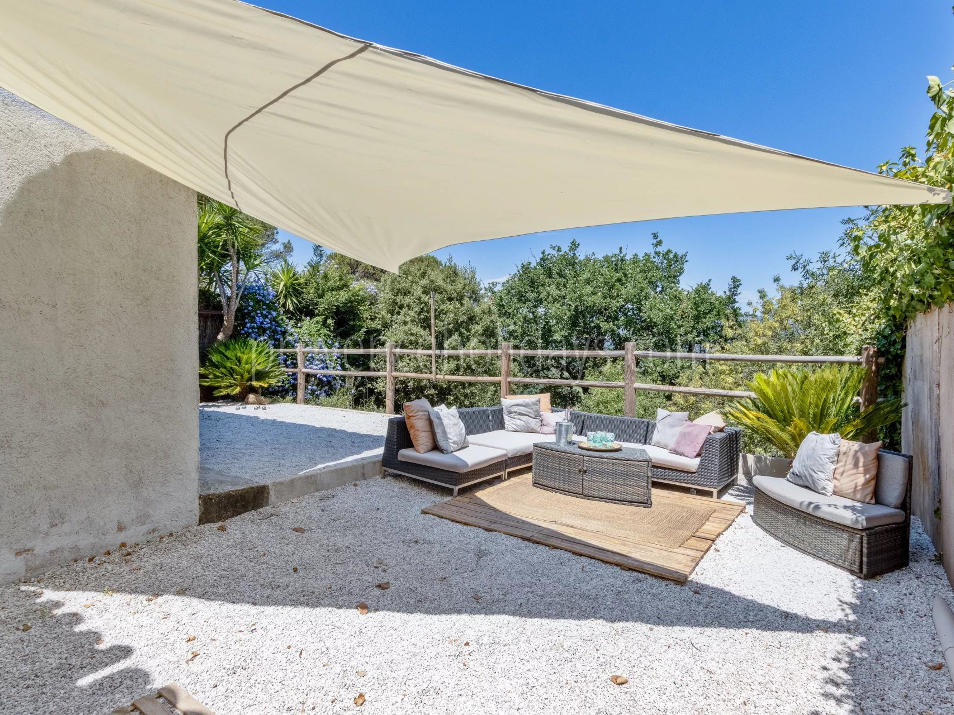 8 - Quiet house in Gassin: Villa: Exterior