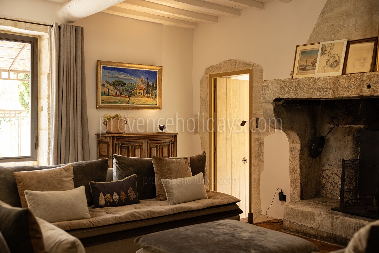 2 - Le Mas Secret: Villa: Interior