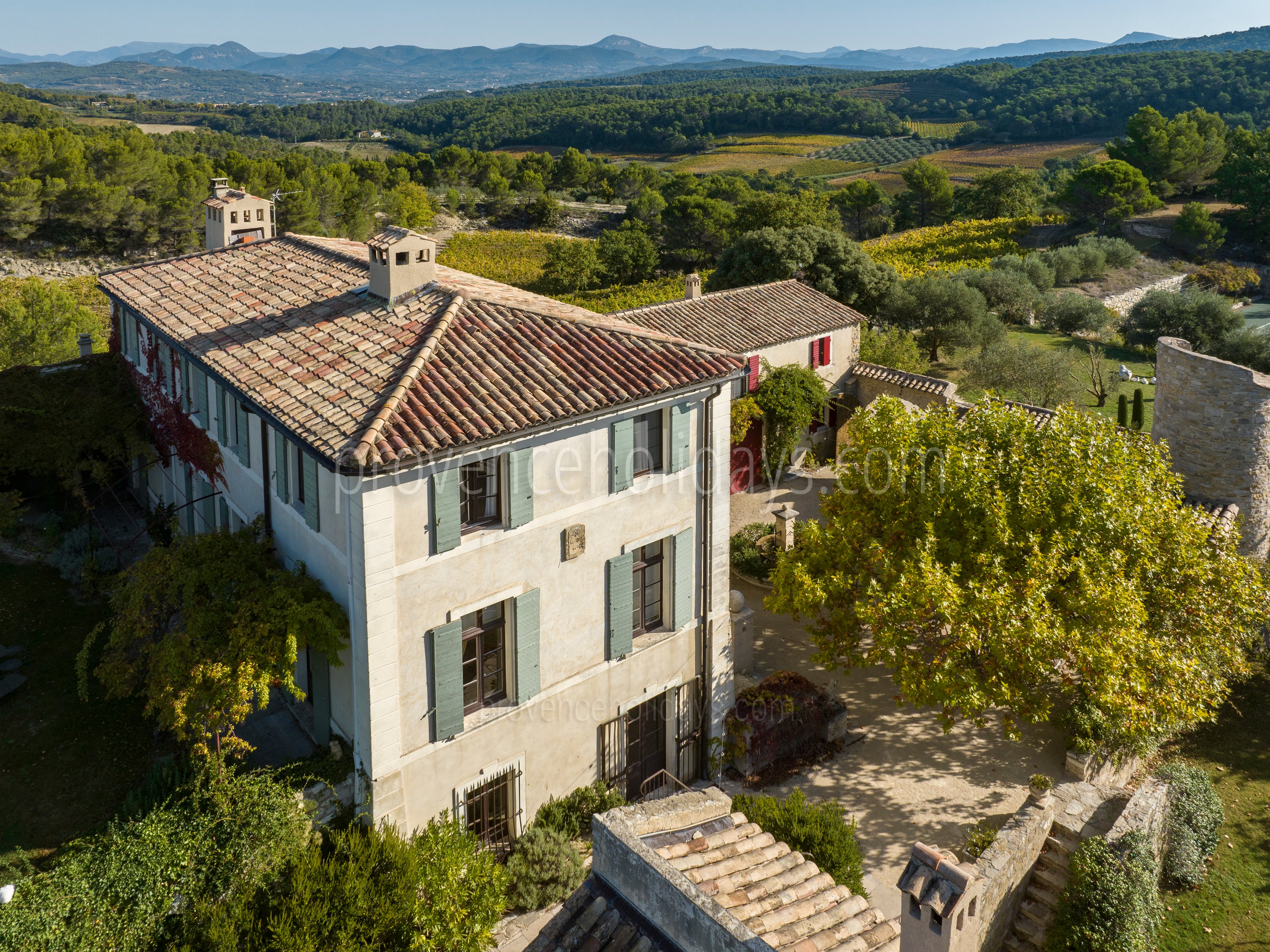 4 - Mas de Séguret: Villa: Exterior