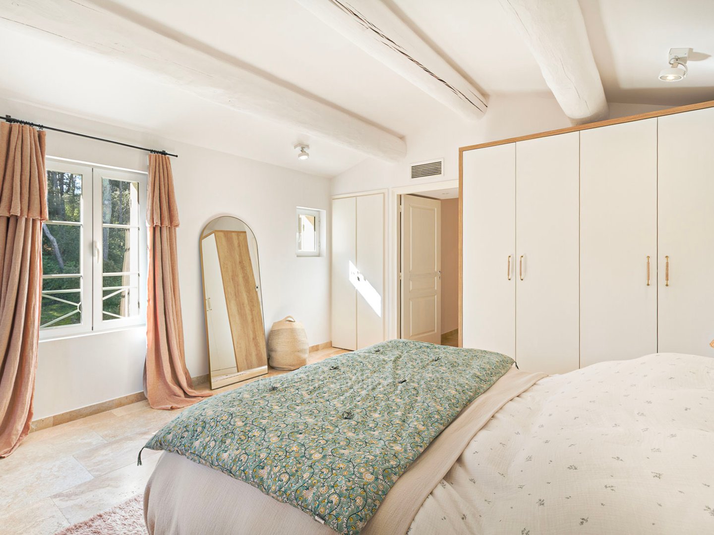 9 - Mas Hautvent: Villa: Bedroom