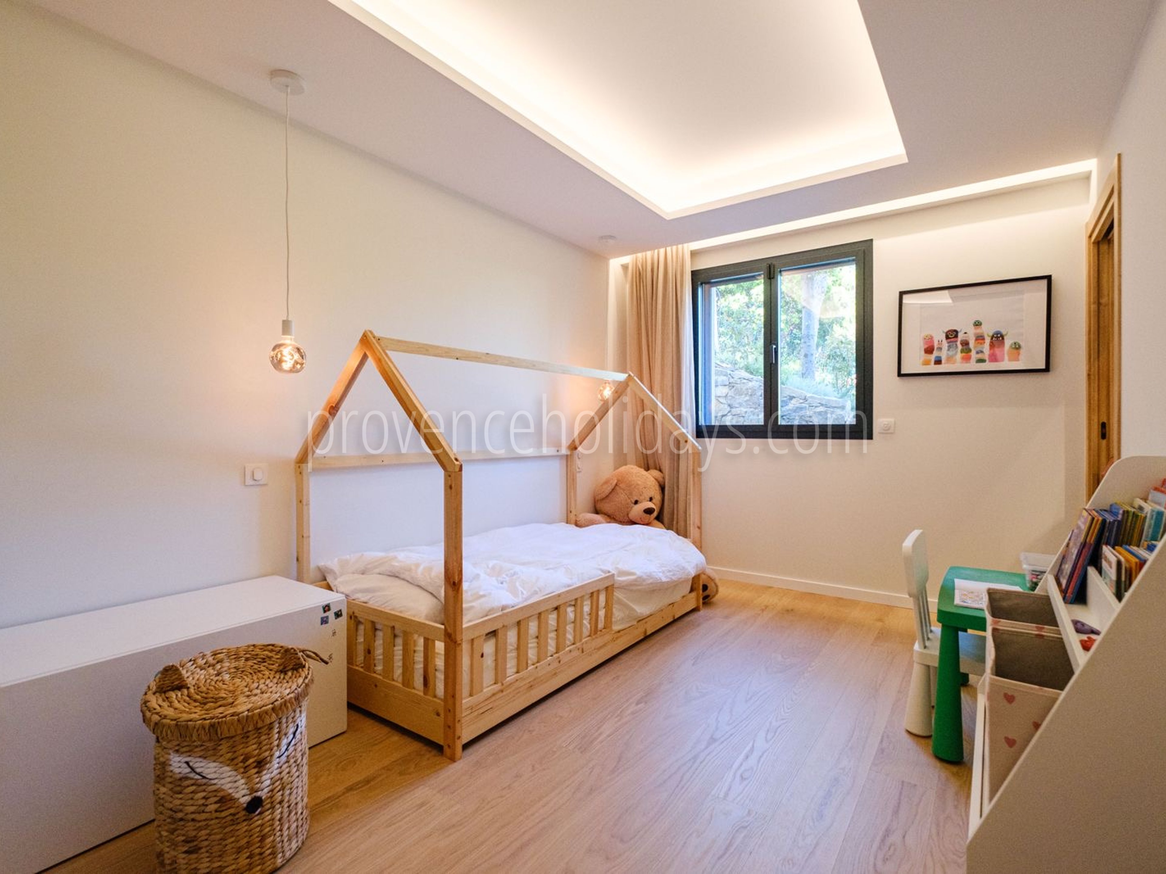 13 - Villa Riviera: Villa: Bedroom