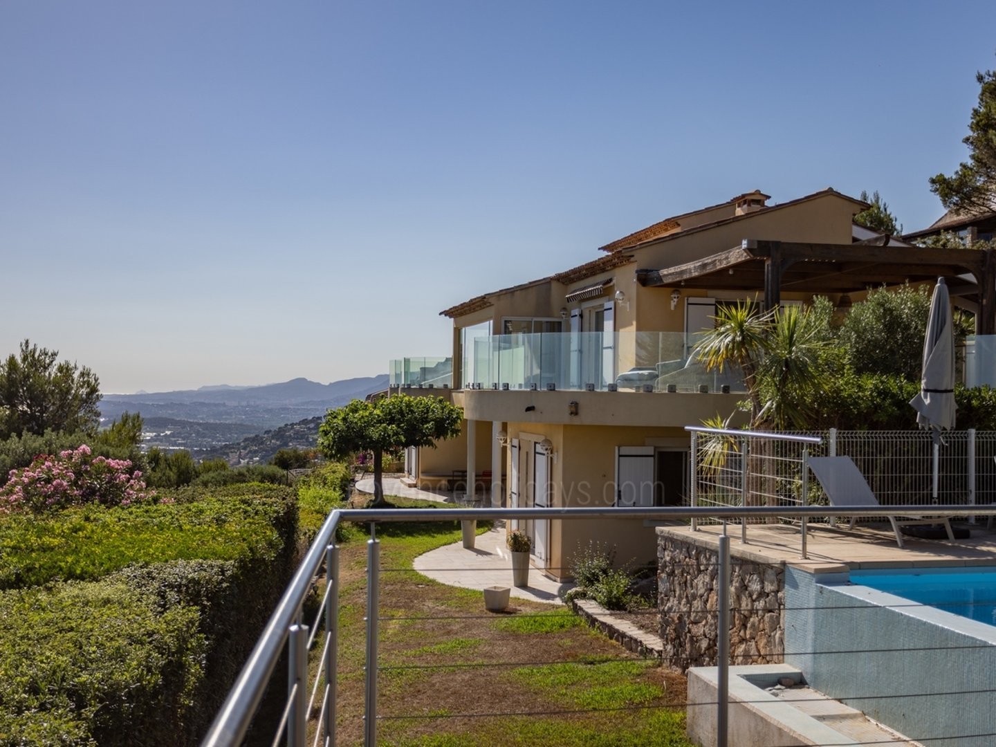 17 - La Villa du Var: Villa: Exterior