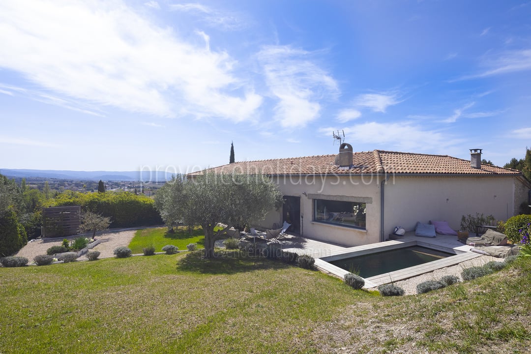 20 - Villa Crillon: Villa: Exterior