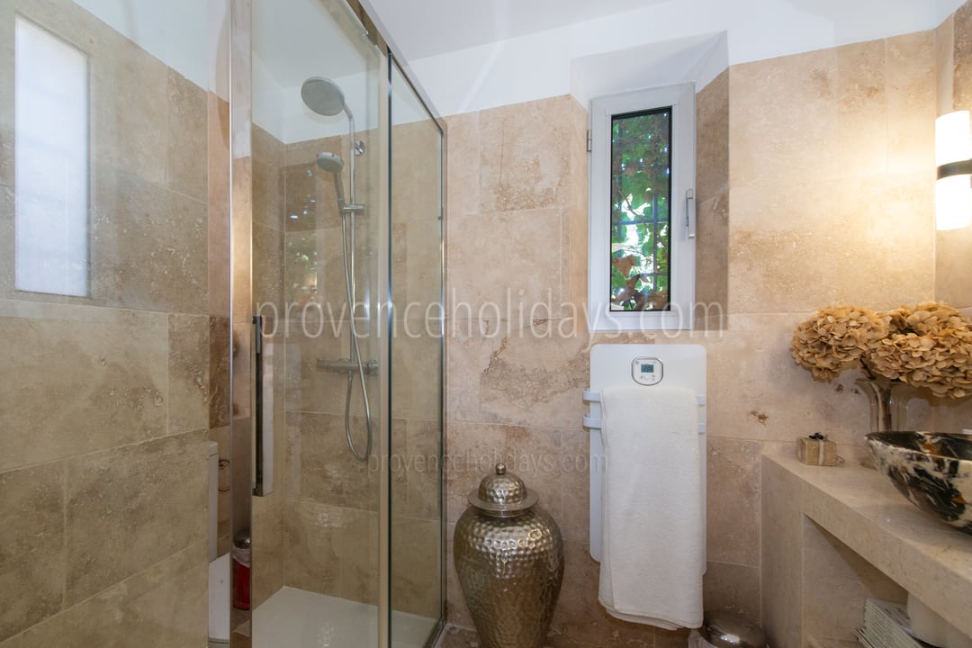 11 - Villa Alizé: Villa: Bathroom