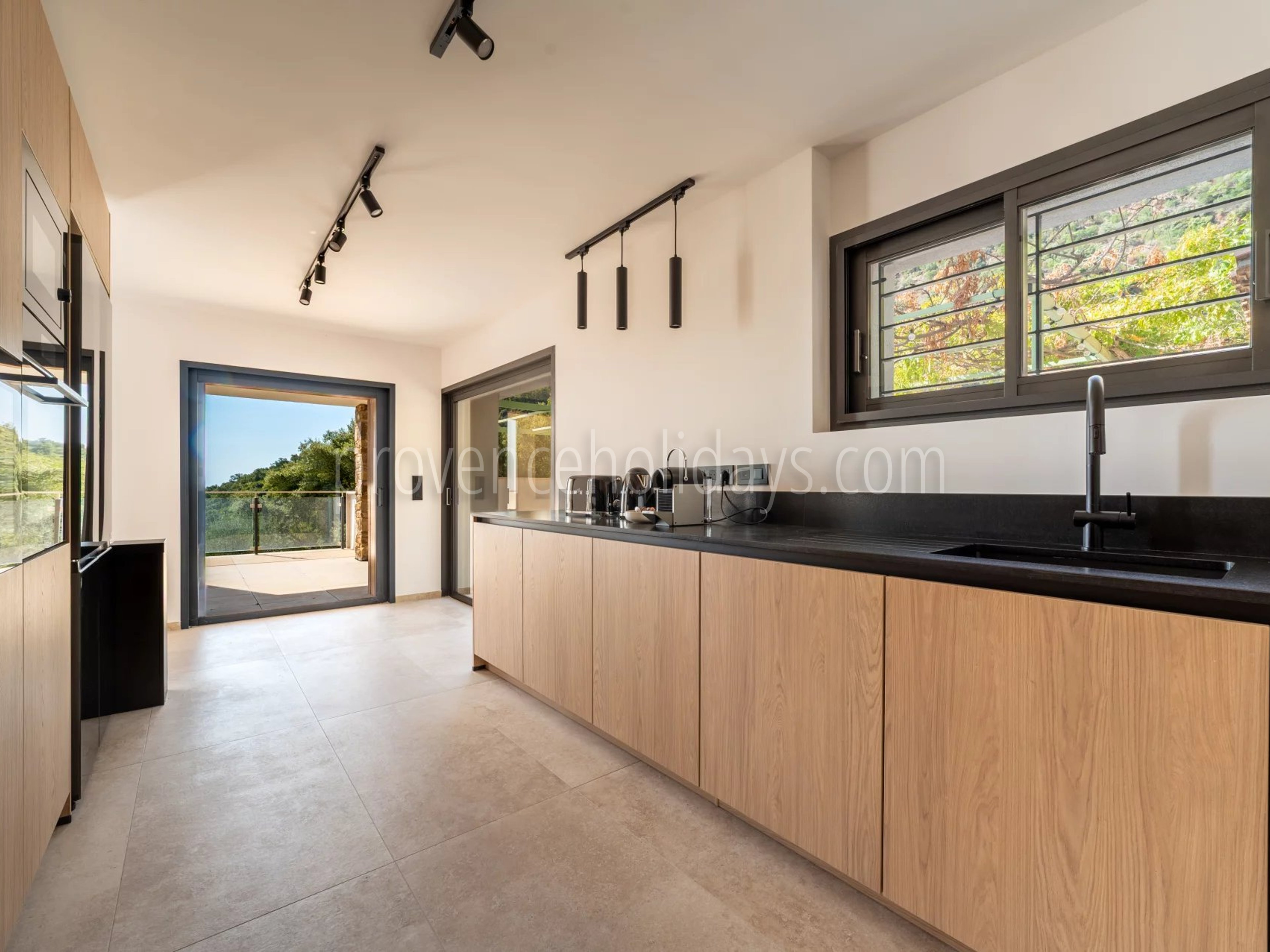 23 - Hedendaagse villa in Cavalaire-sur-Mer: Villa: Interior