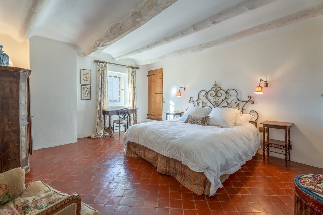 7 - 18e-eeuwse Bastide met uitzicht op de Luberon te koop - Bonnieux: Villa: Bedroom