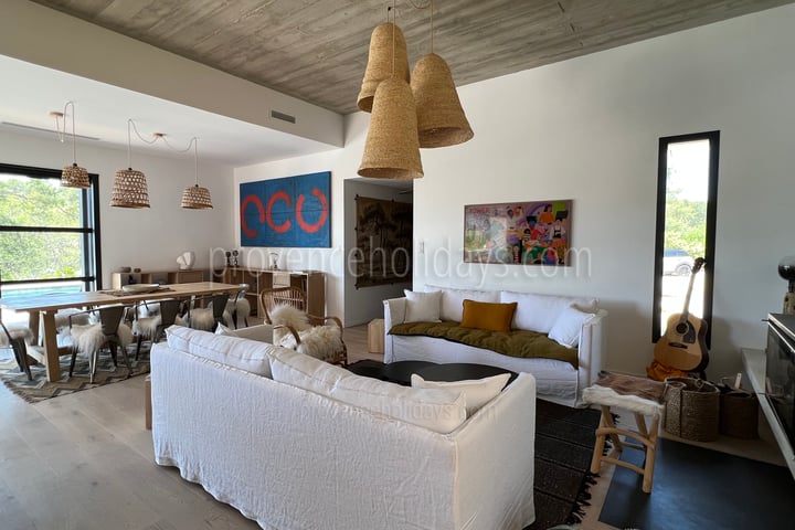 12 - Villa Garrigue: Villa: Interior
