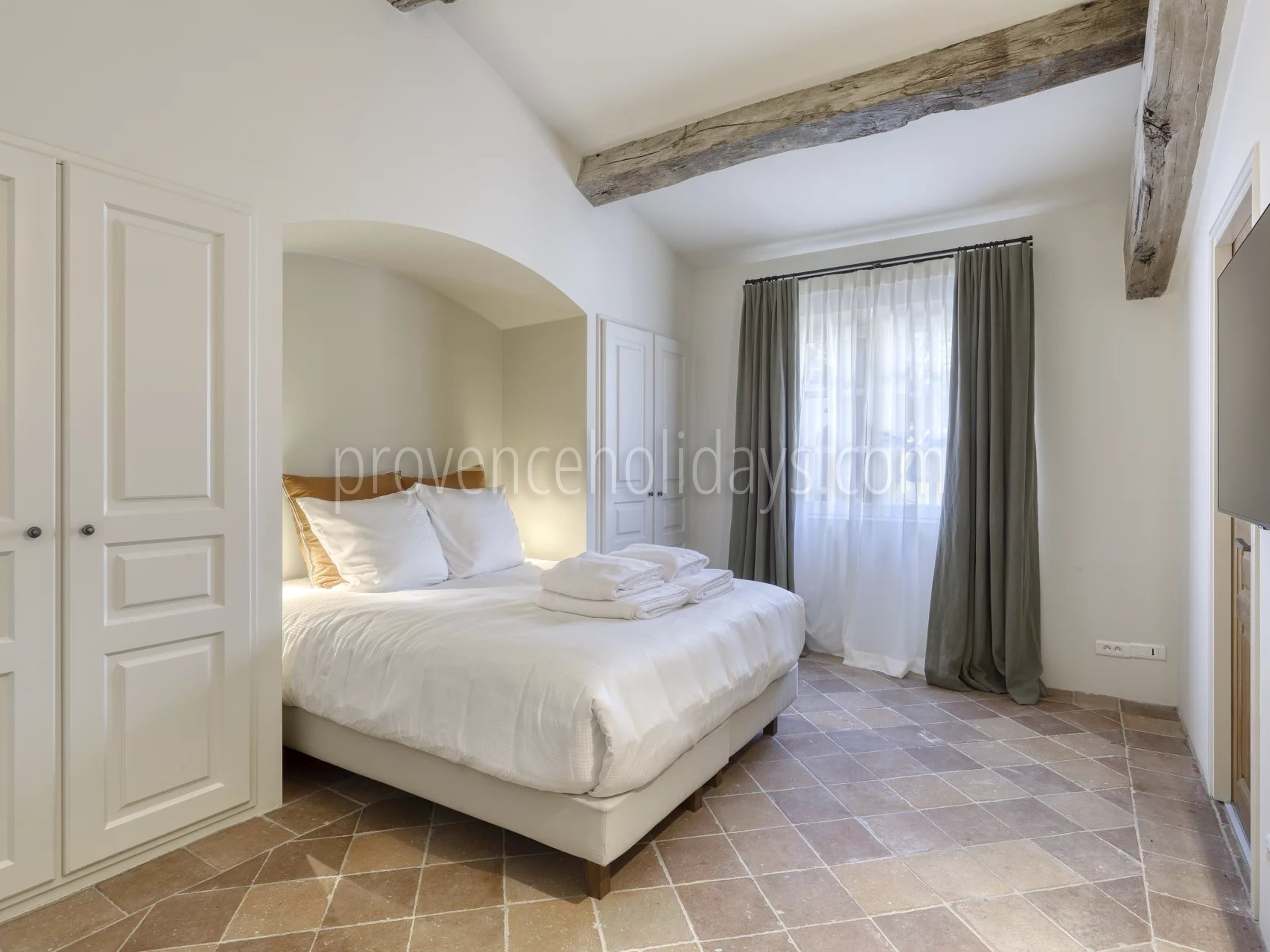 17 - Renovated mas, Ramatuelle: Villa: Bedroom