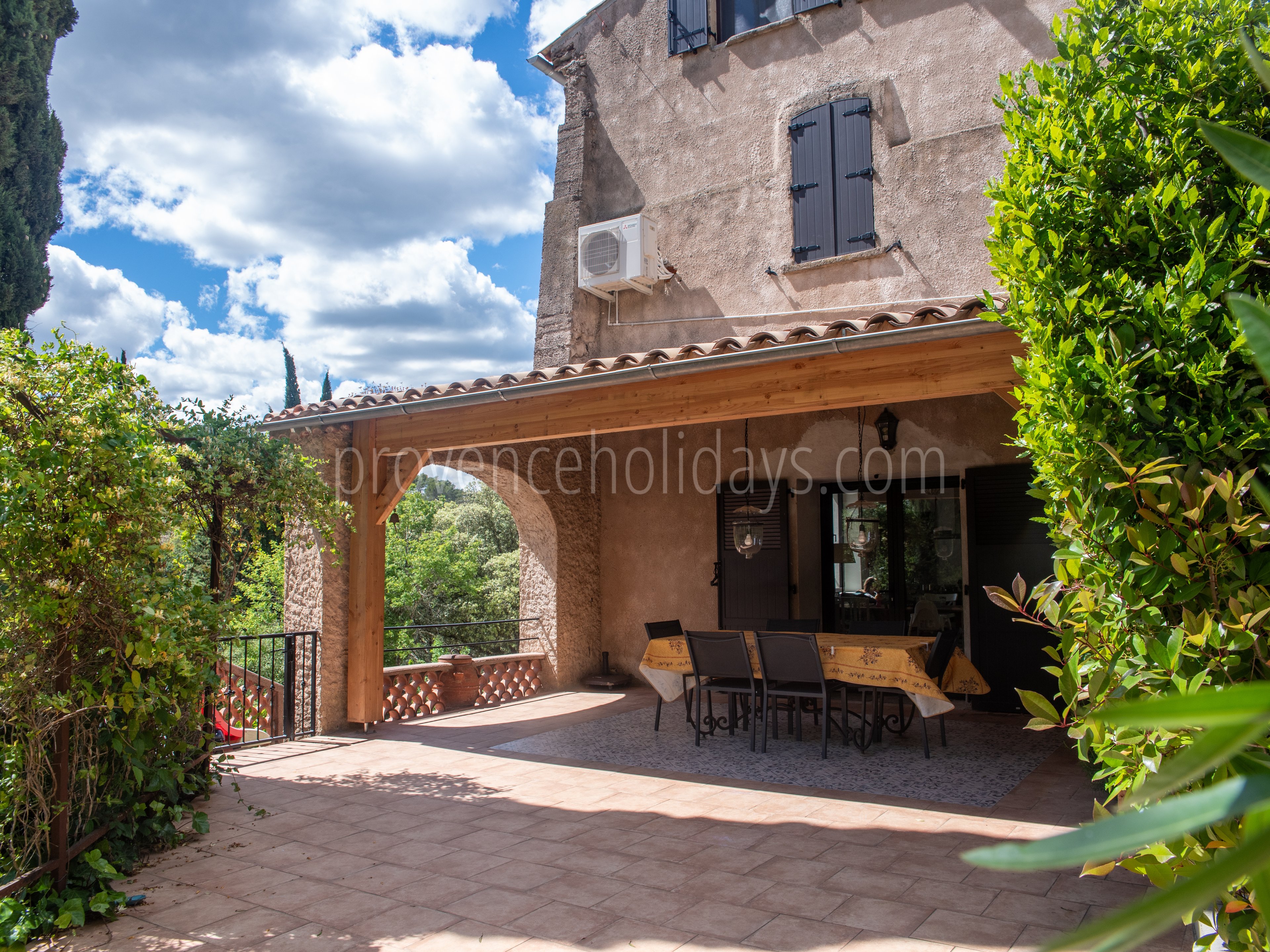 23 - La Bastide: Villa: Exterior