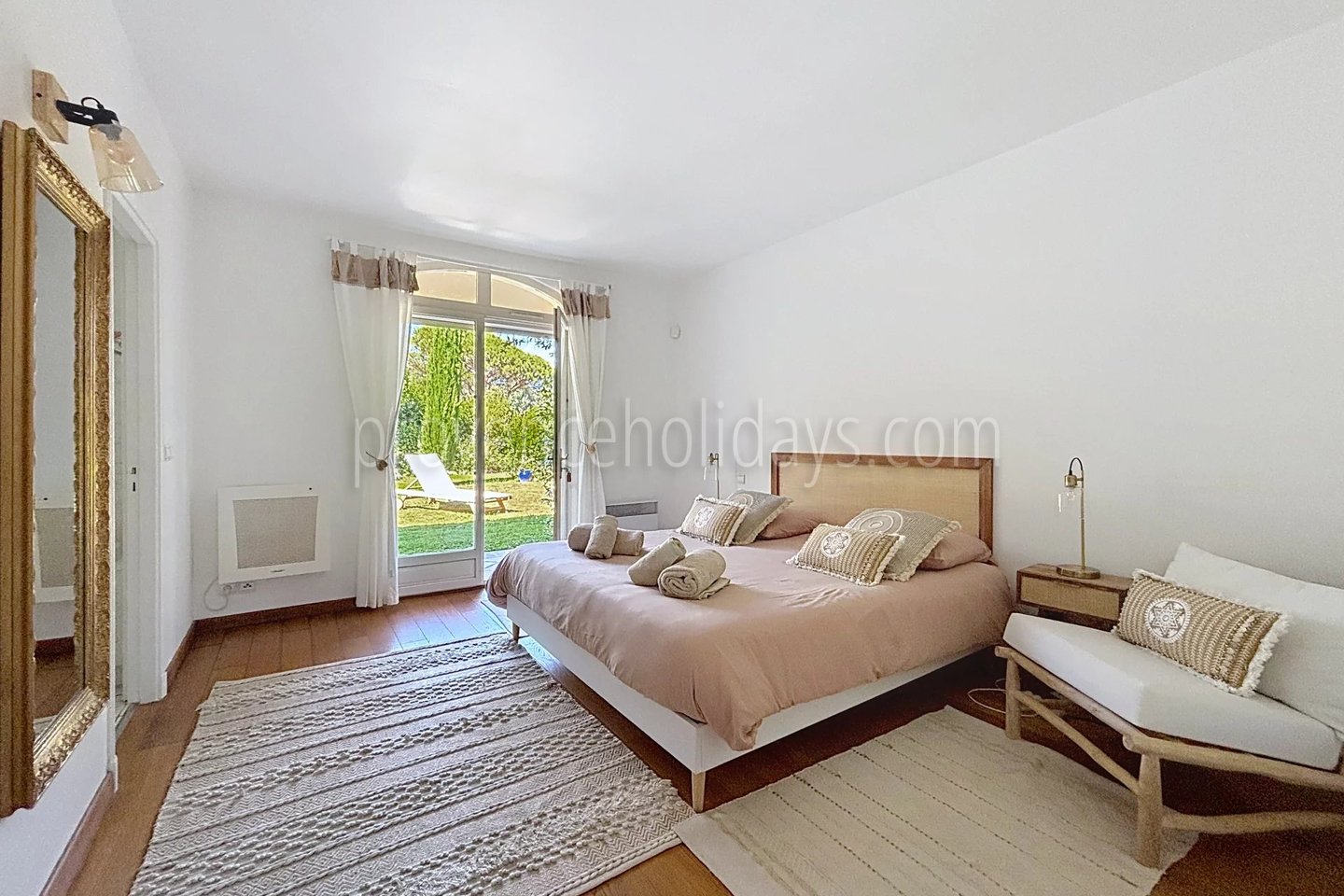8 - Villa provençale à Grimaud: Villa: Bedroom