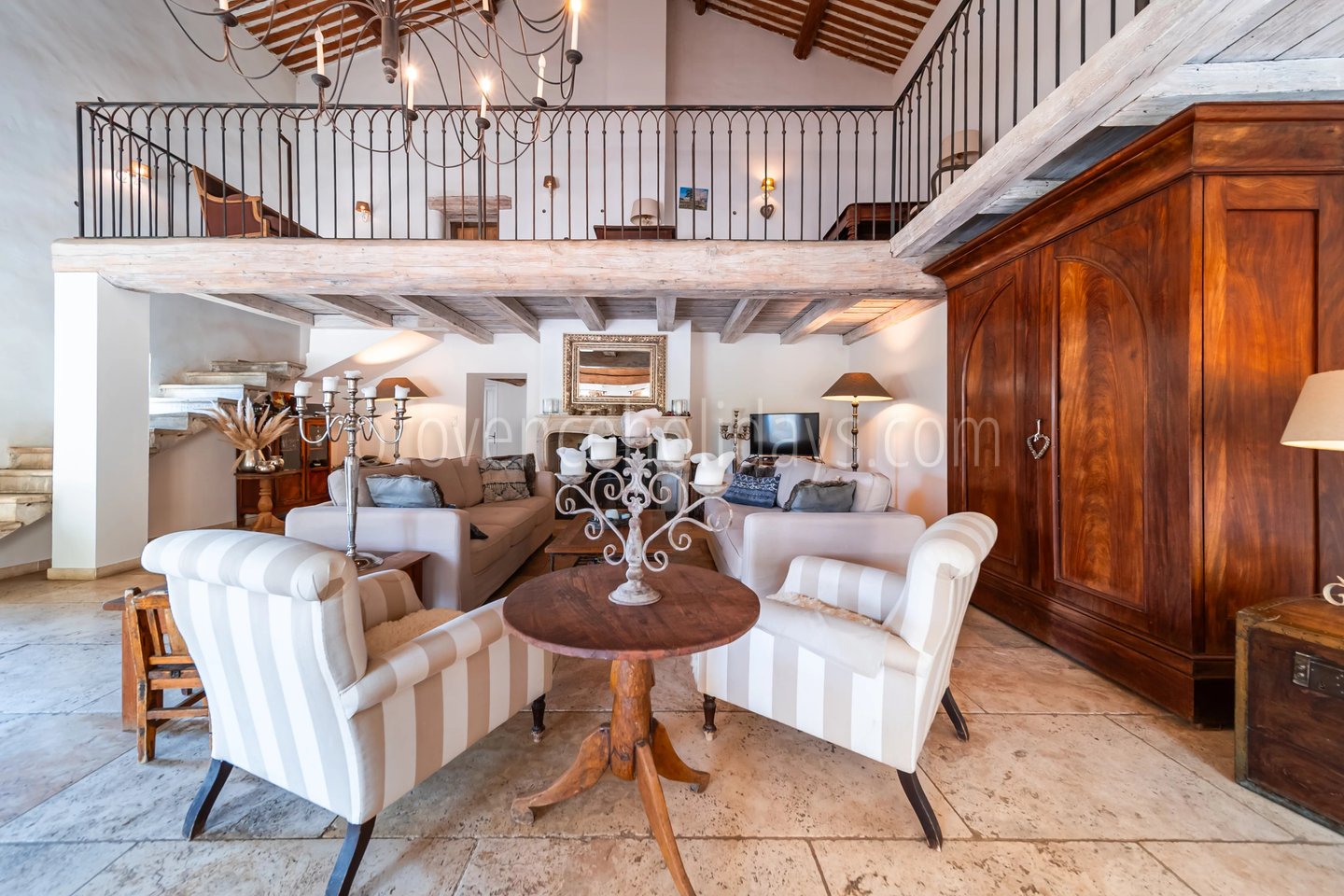 9 - Hameau en pierre à L\'Isle-sur-la-Sorgue: Villa: Interior