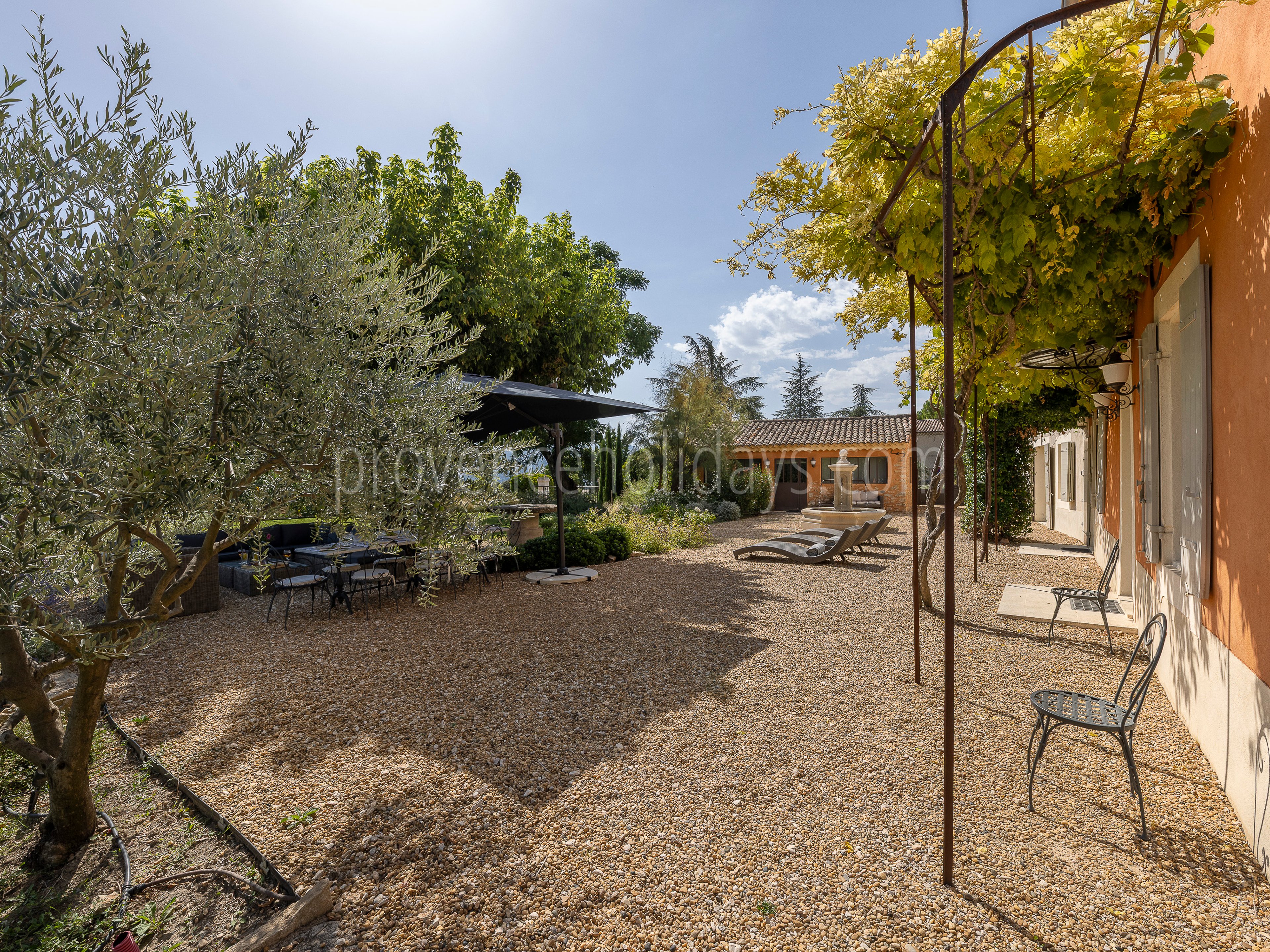 3 - La Grande Bastide d\'Ocre: Villa: Exterior