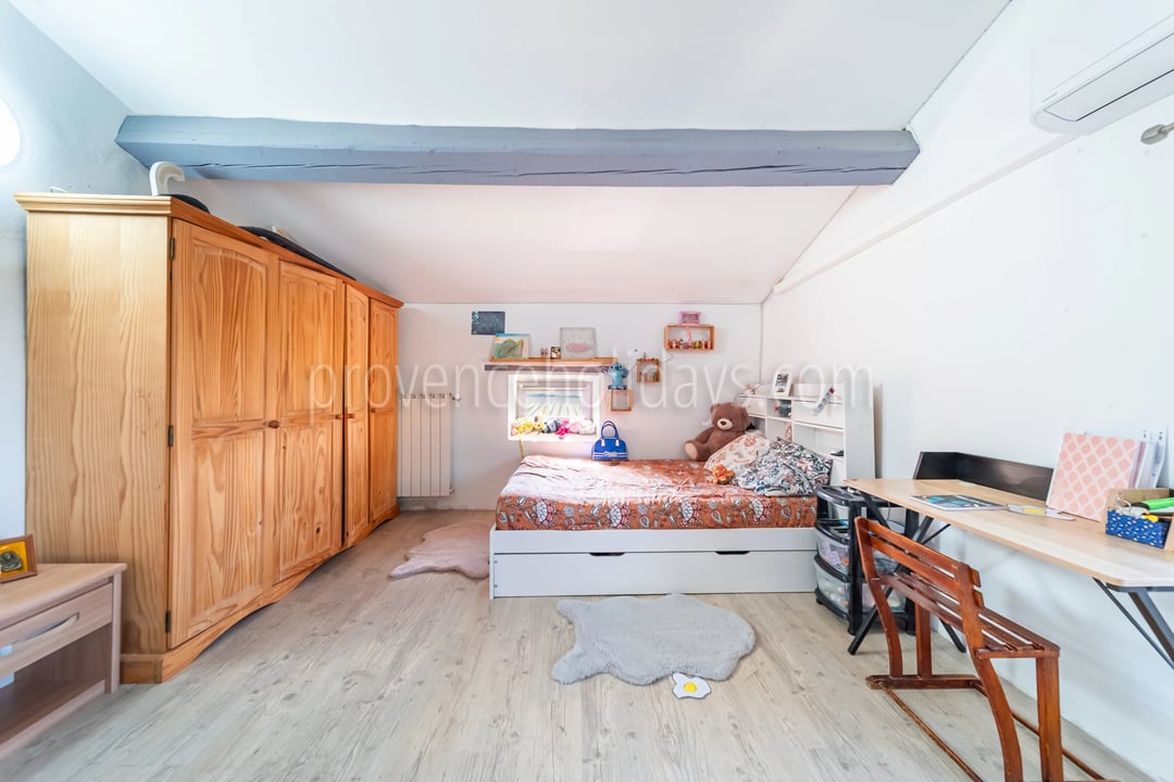23 - Mas with pool in Bonnieux: Villa: Bedroom