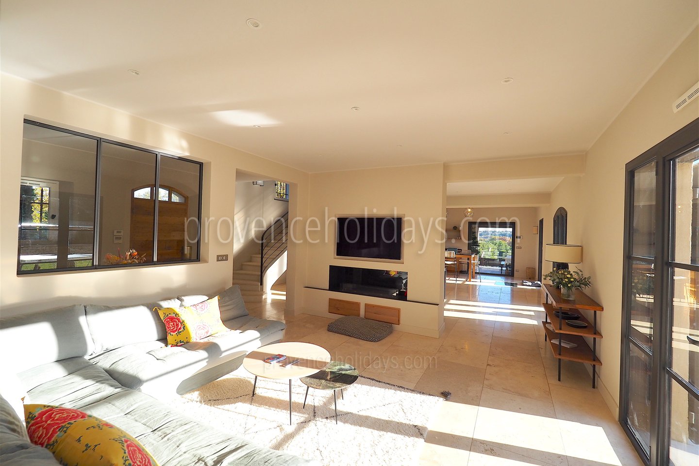 36 - Le Mas Provençal: Villa: Interior