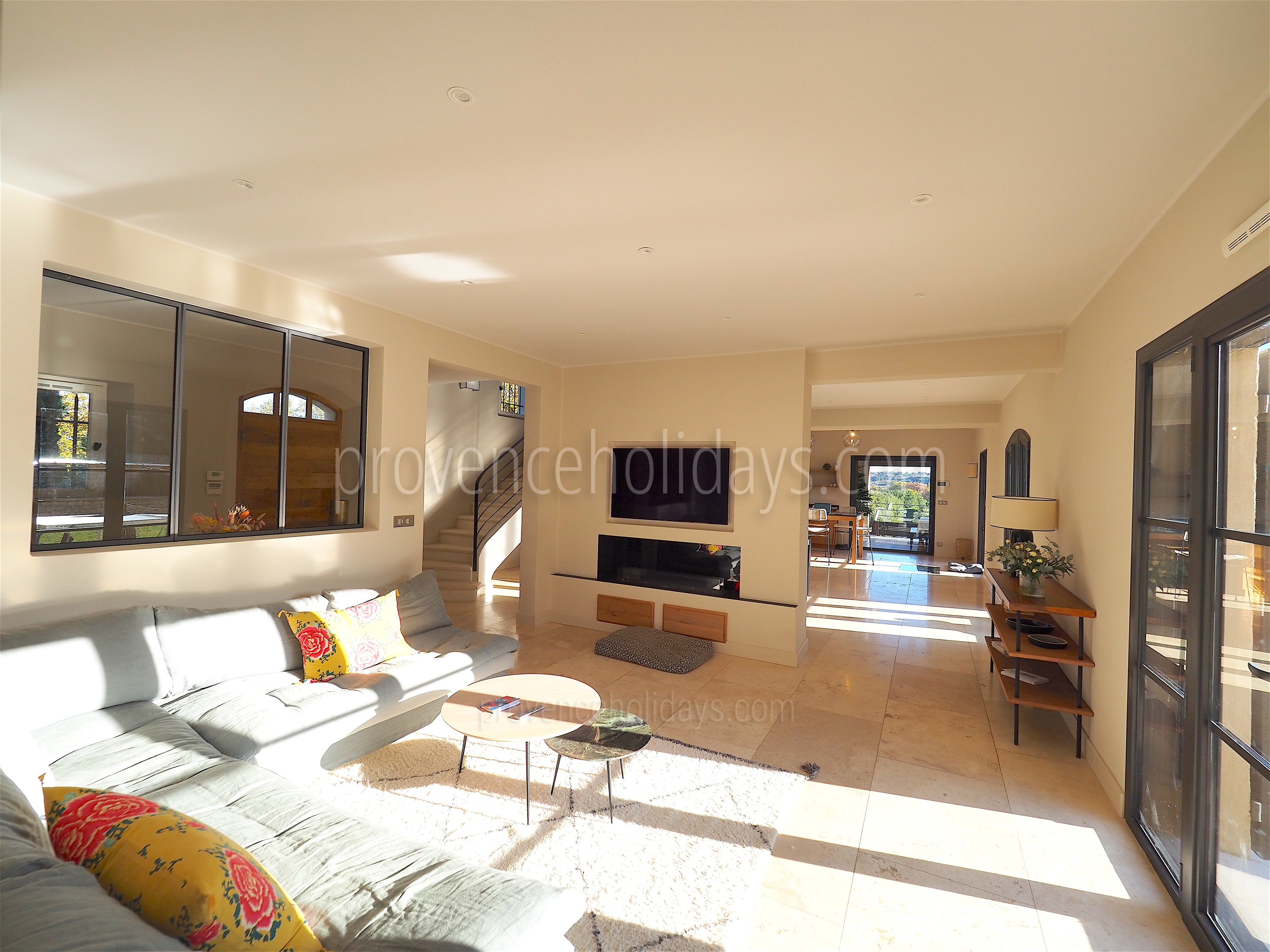 36 - Le Mas Provençal: Villa: Interior