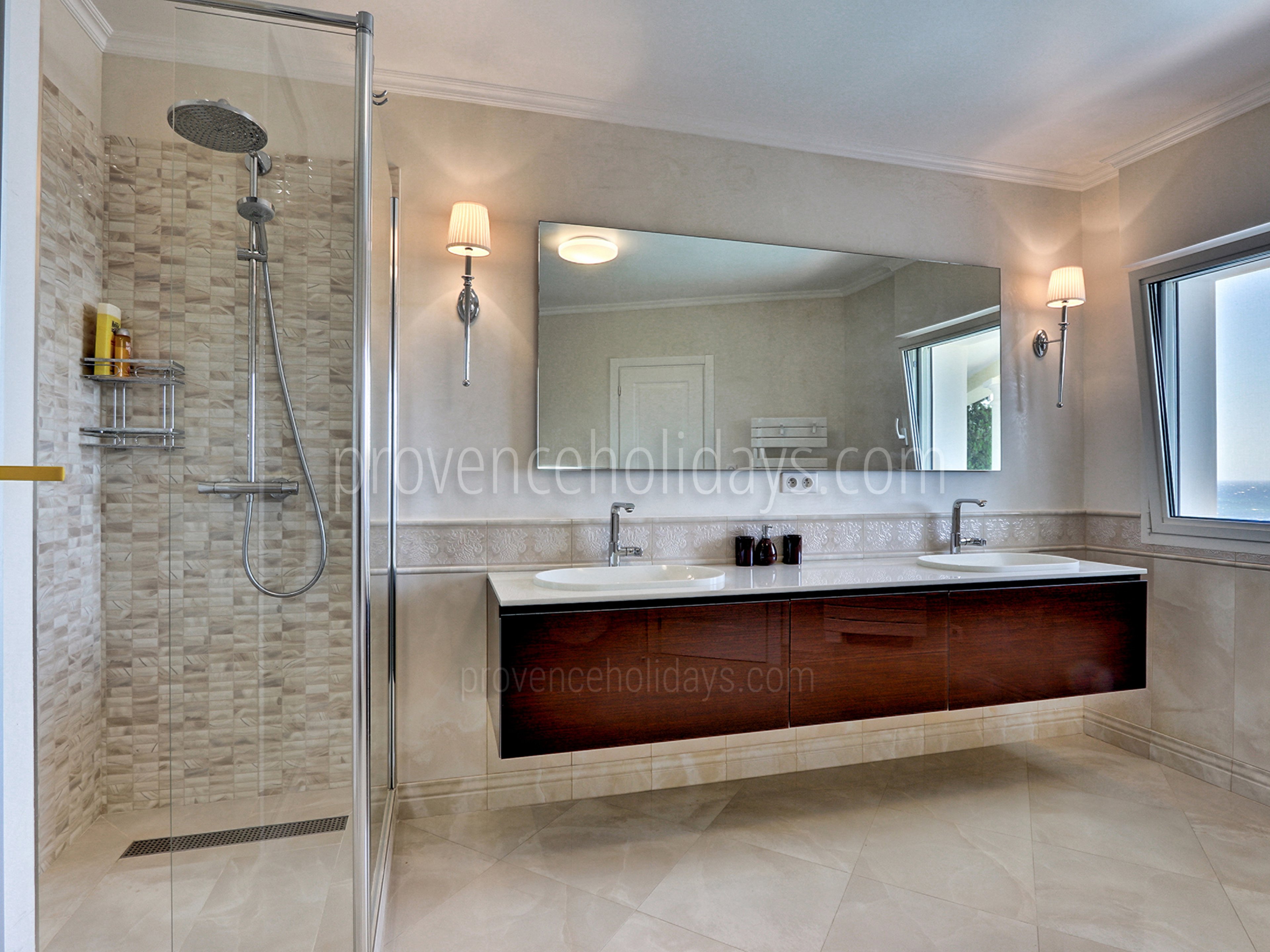 11 - Villa Maris: Villa: Bathroom
