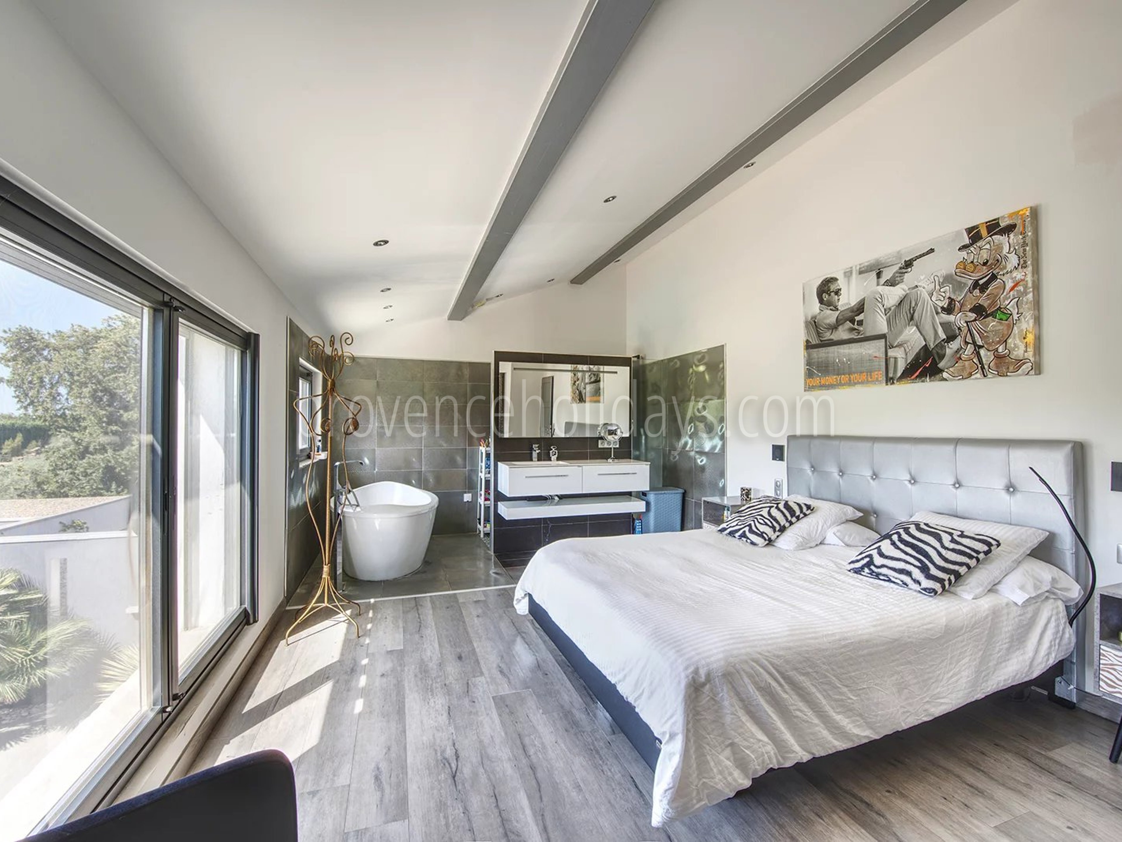 38 - House with pool house in Eyguières: Villa: Bedroom