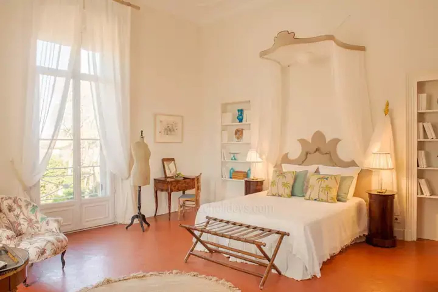 27 - Château de Nîmes: Villa: Bedroom