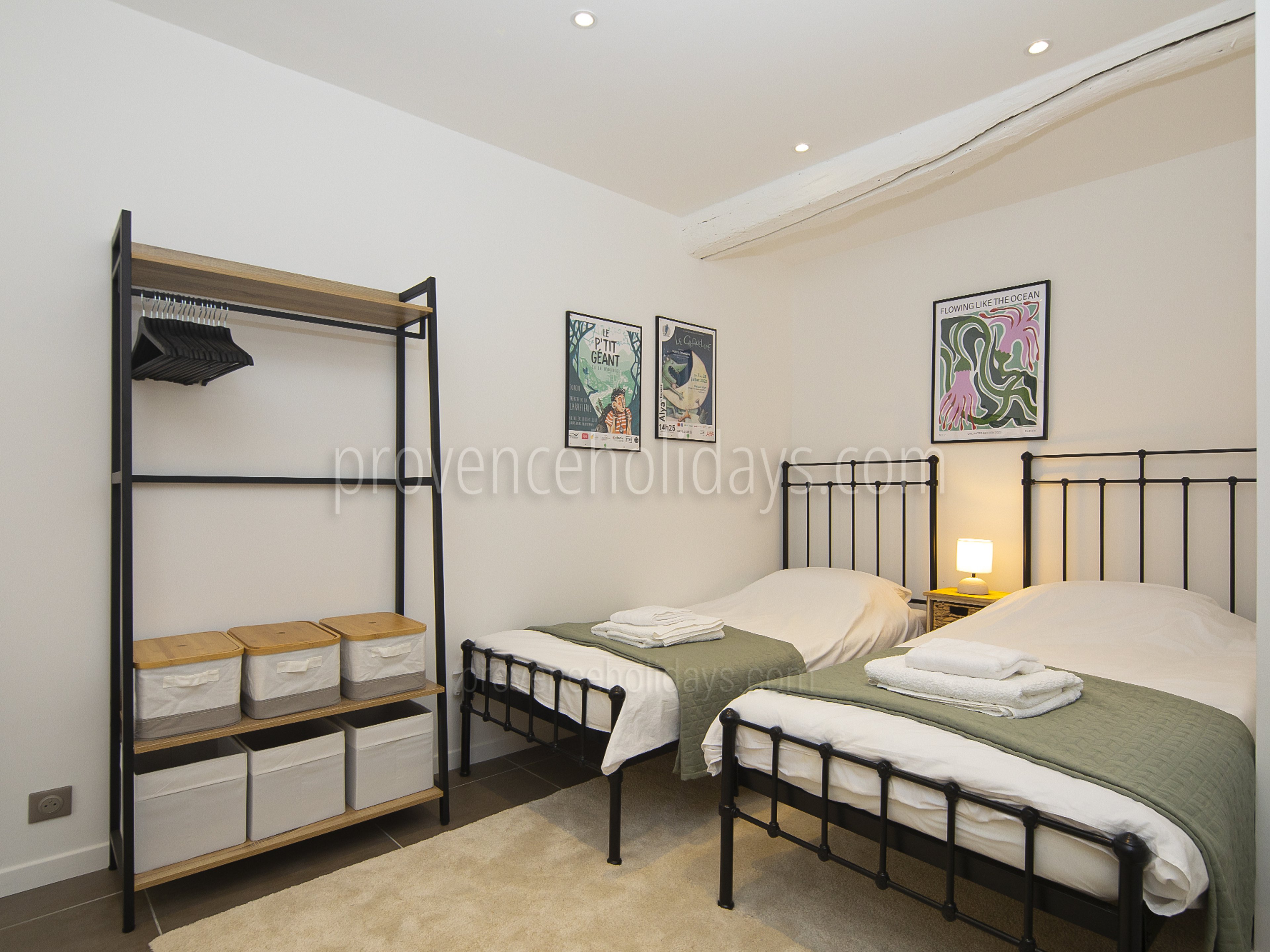 6 - Mas de la Lône: Villa: Bedroom 2