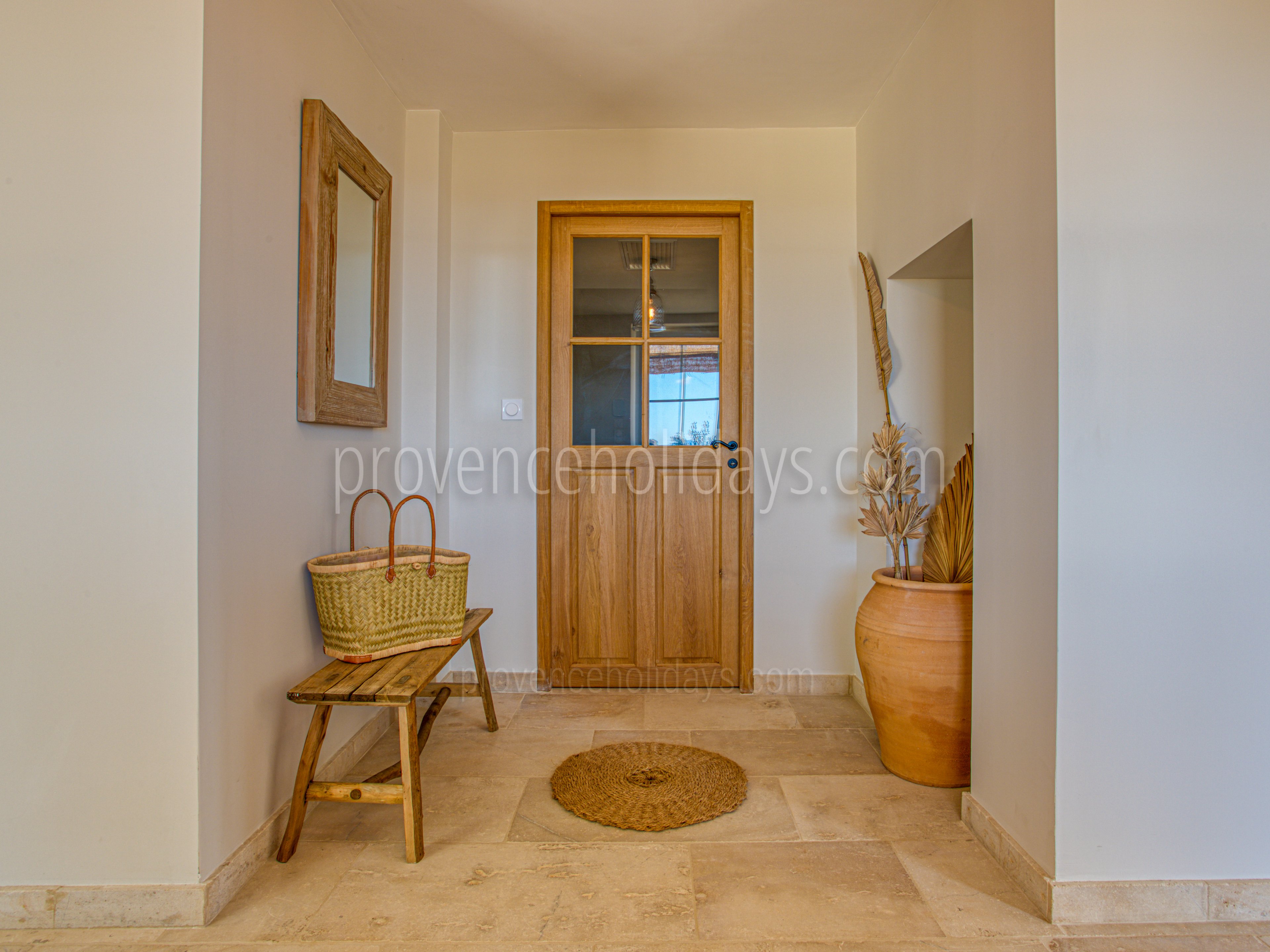 24 - Mas de Mérindol: Villa: Interior