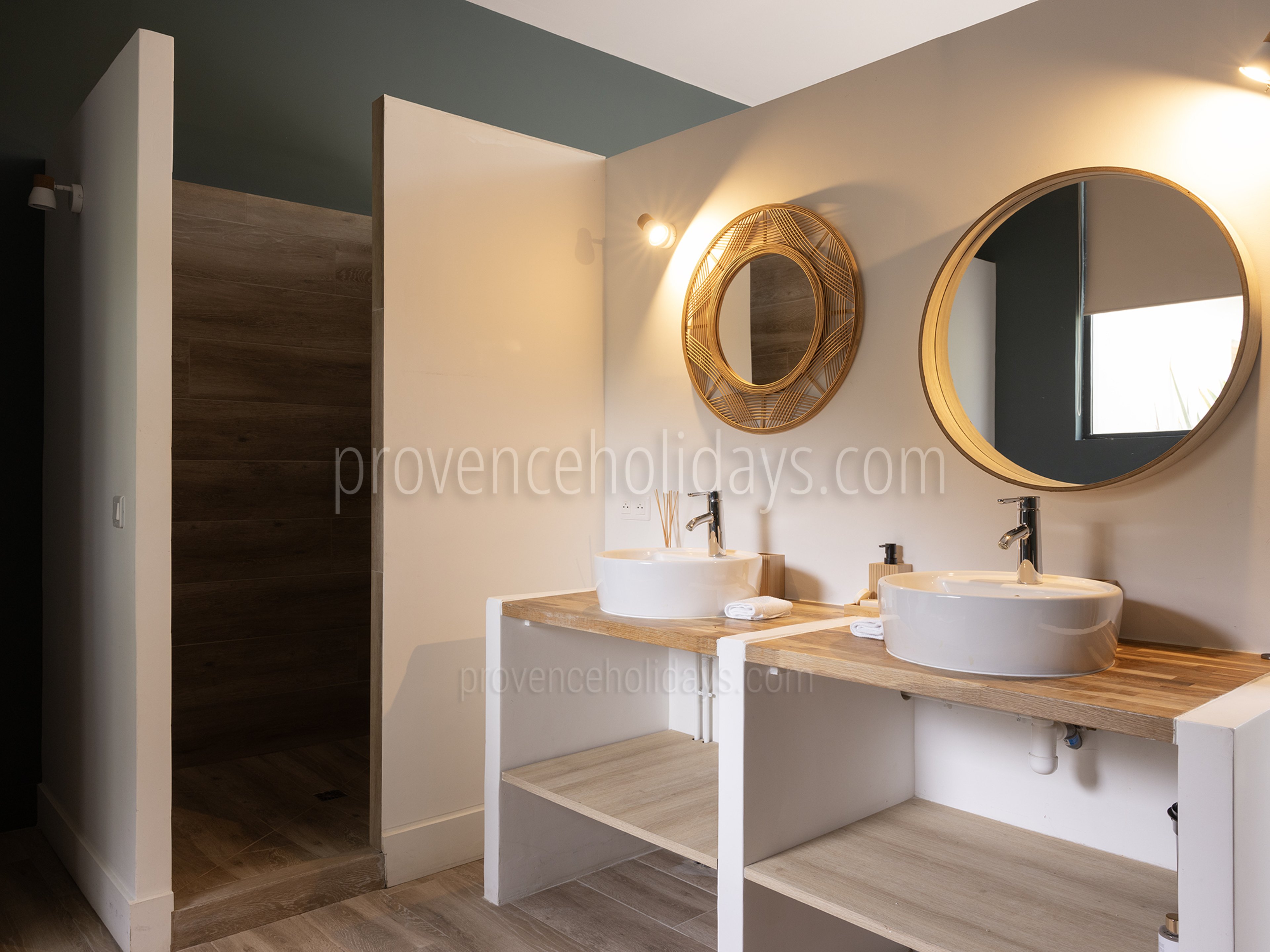 39 - Mas du Figuier: Villa: Bathroom