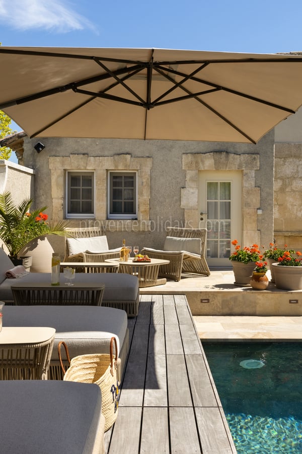 1 - Le Joyau de Paradou: Villa: Exterior