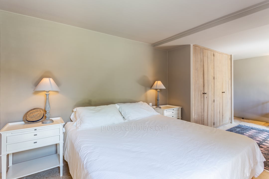 9 - Mas Saint-Julien: Villa: Bedroom