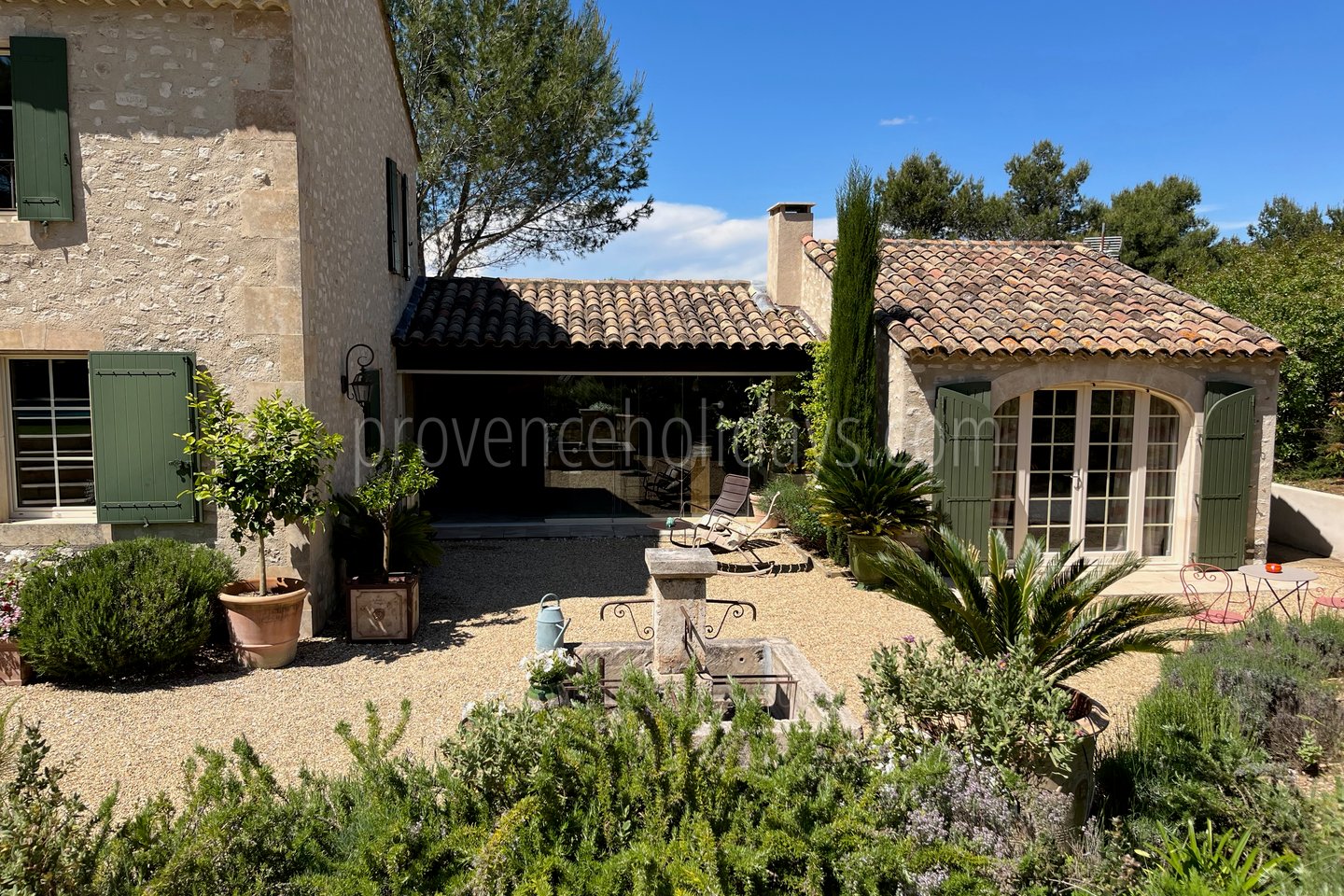 60 - Le Mas de la Cabro: Villa: Exterior