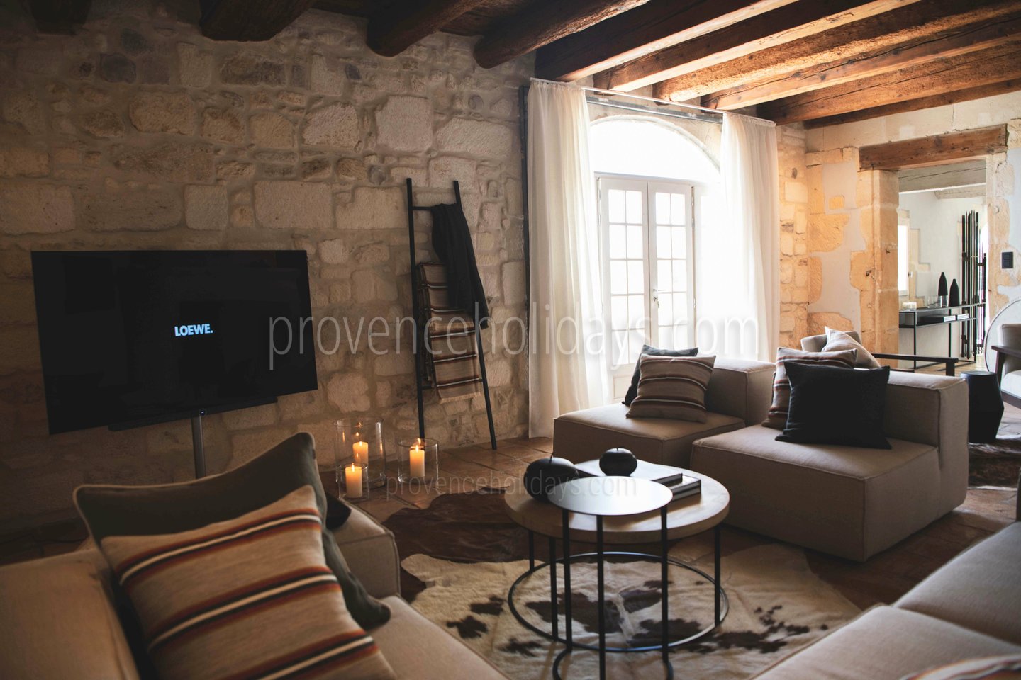 23 - Mas d\'Images: Villa: Interior