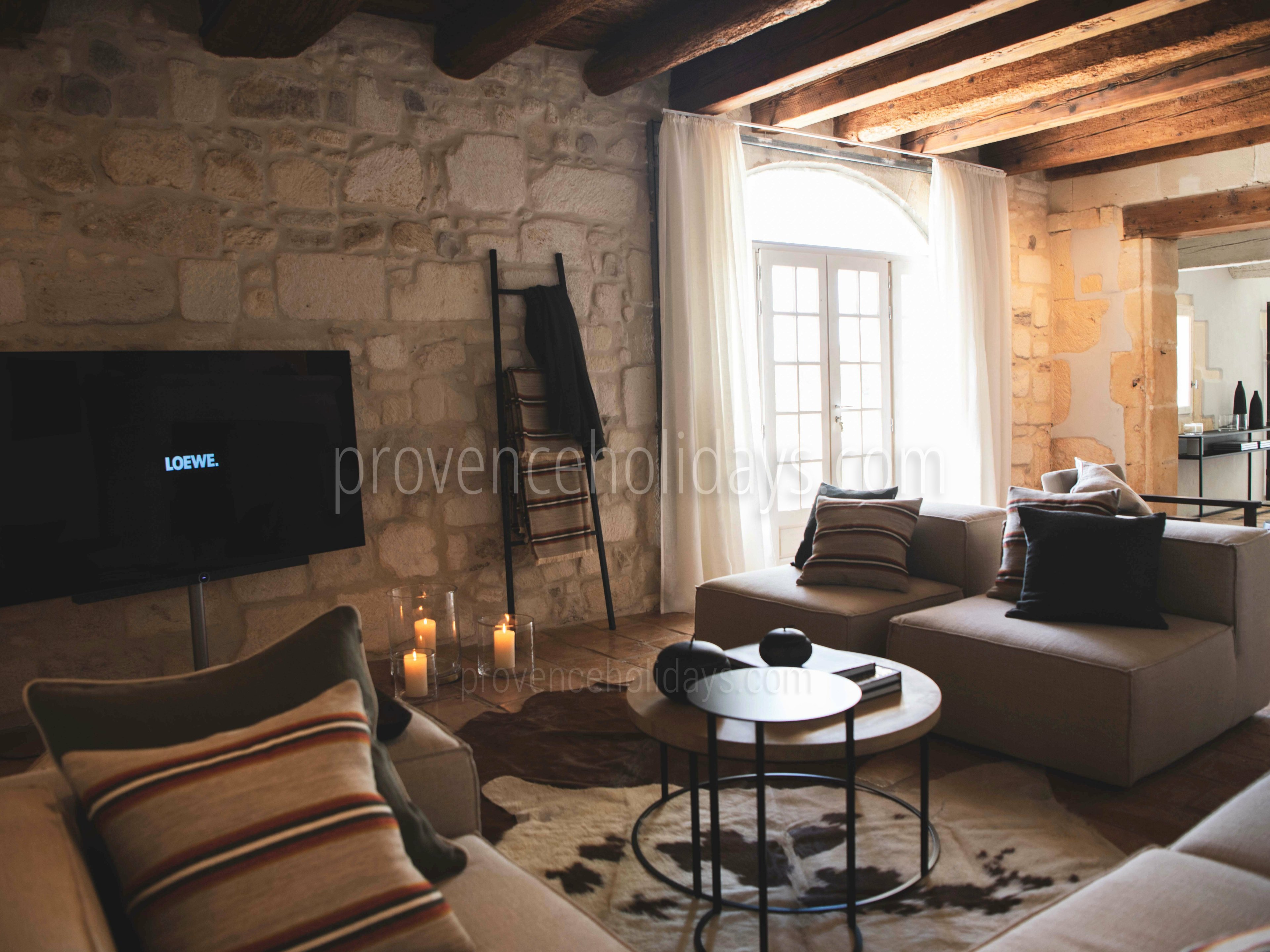 23 - Mas d\'Images: Villa: Interior