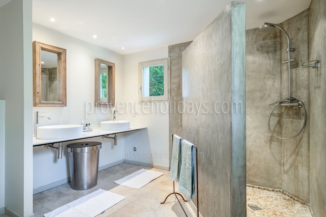 23 - Maison Aubert: Villa: Bathroom