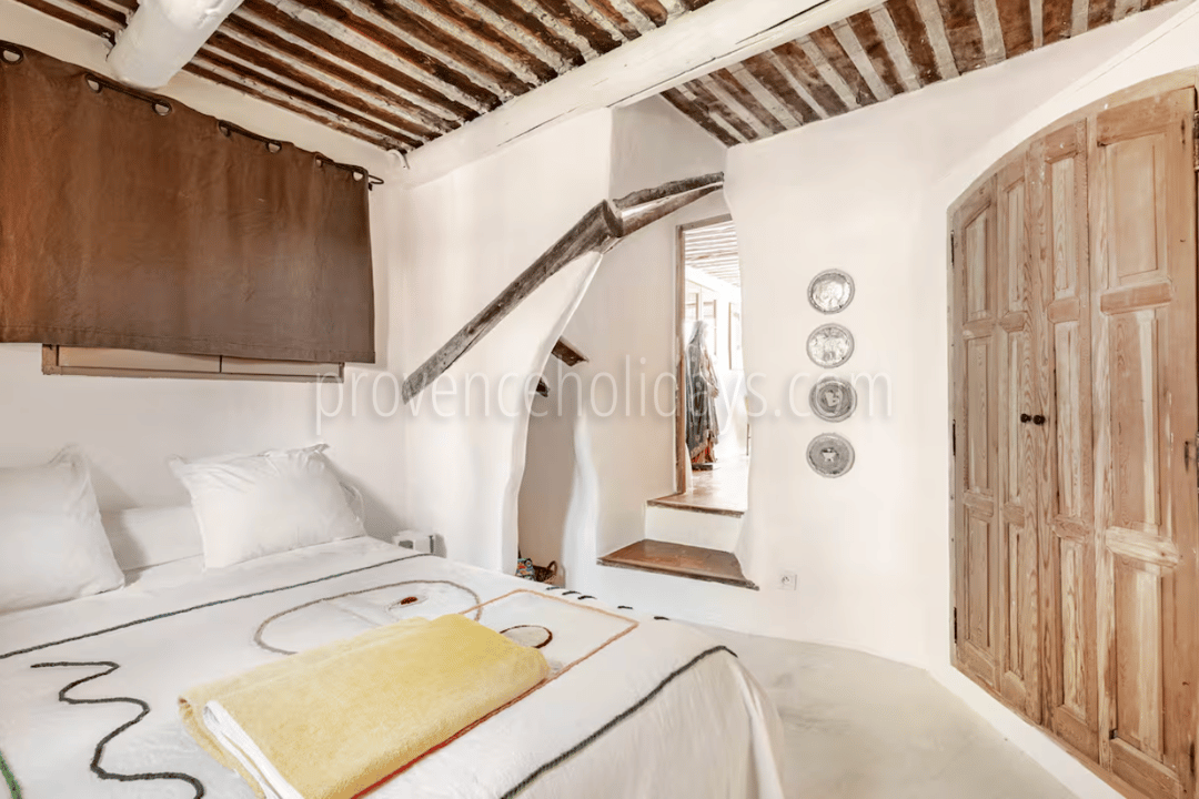 13 - Les Vues du Luberon: Villa: Bedroom