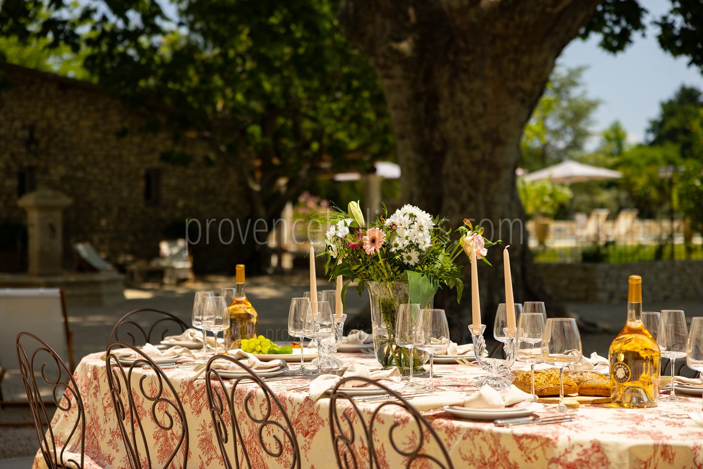20 - La Bastide Lavande: Villa: Exterior