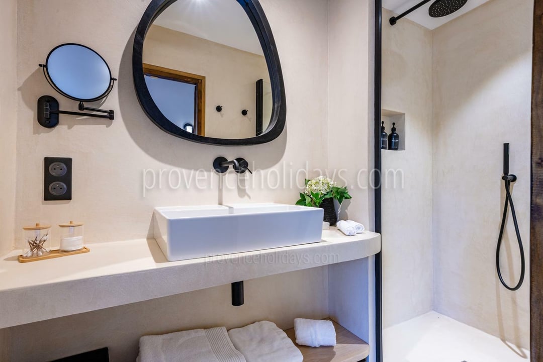 15 - Mas Sylvania: Villa: Bathroom