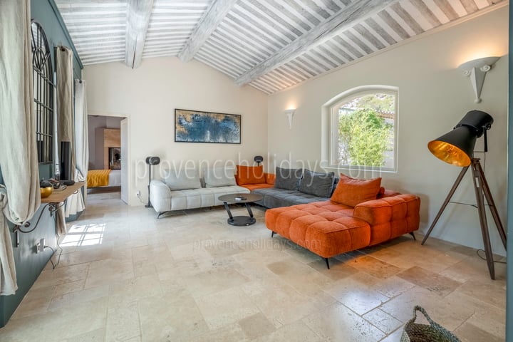 11 - Mas des Songes: Villa: Interior