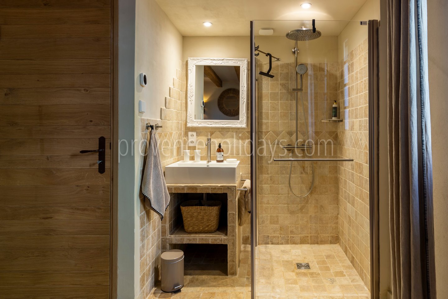 26 - Le Mas de la Terre Rouge: Villa: Bathroom 2