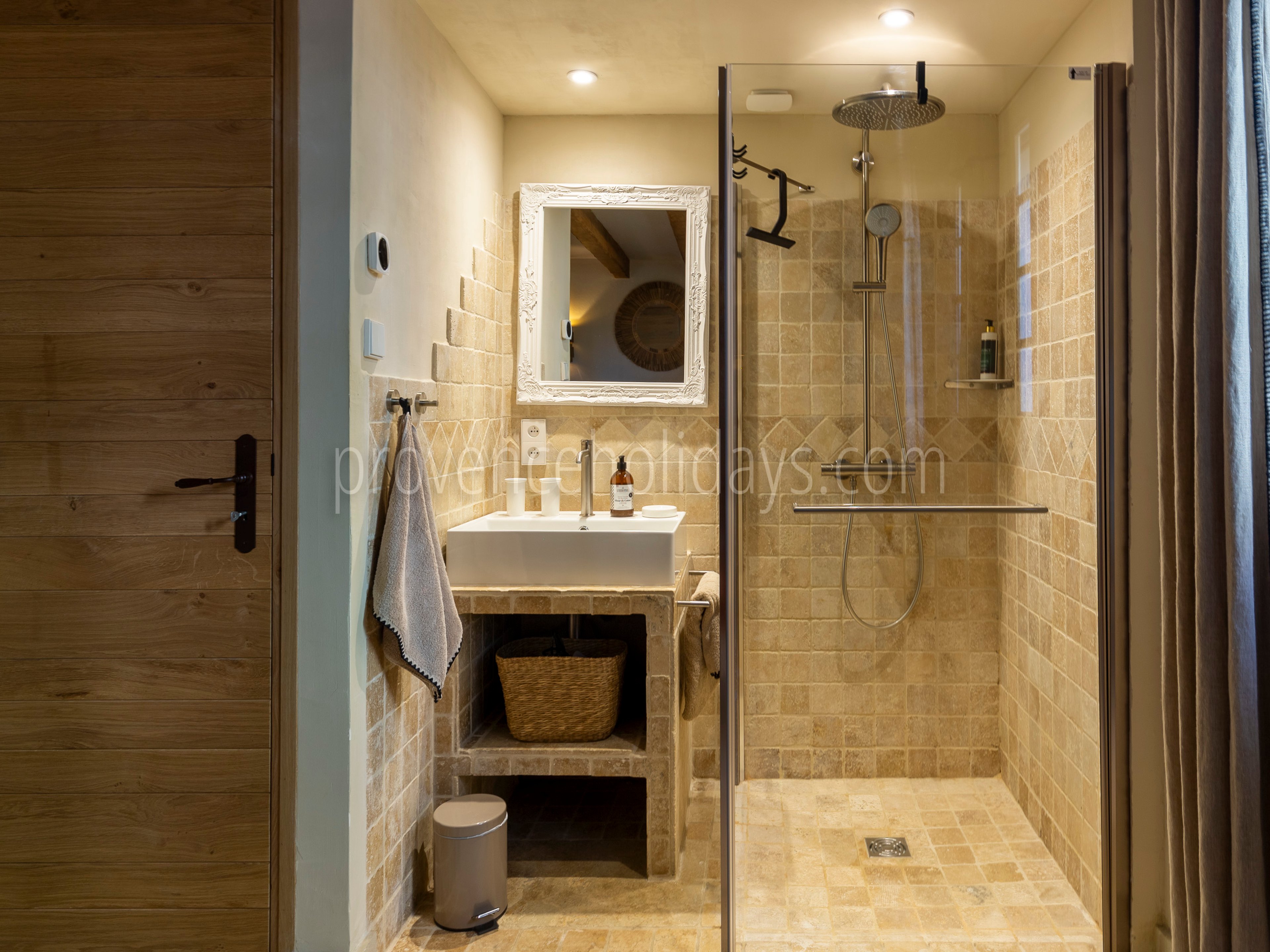 26 - Le Mas de la Terre Rouge: Villa: Bathroom 2