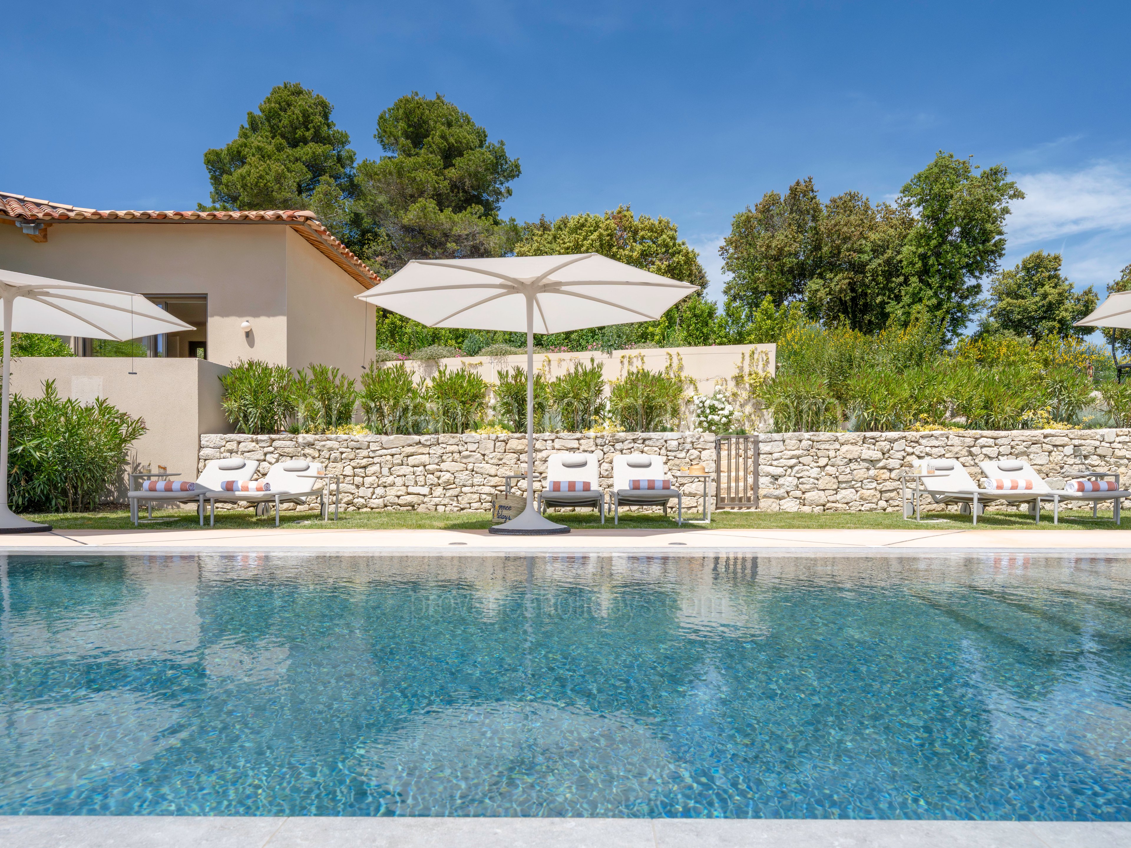 26 - Eden-en-Provence: Villa: Pool