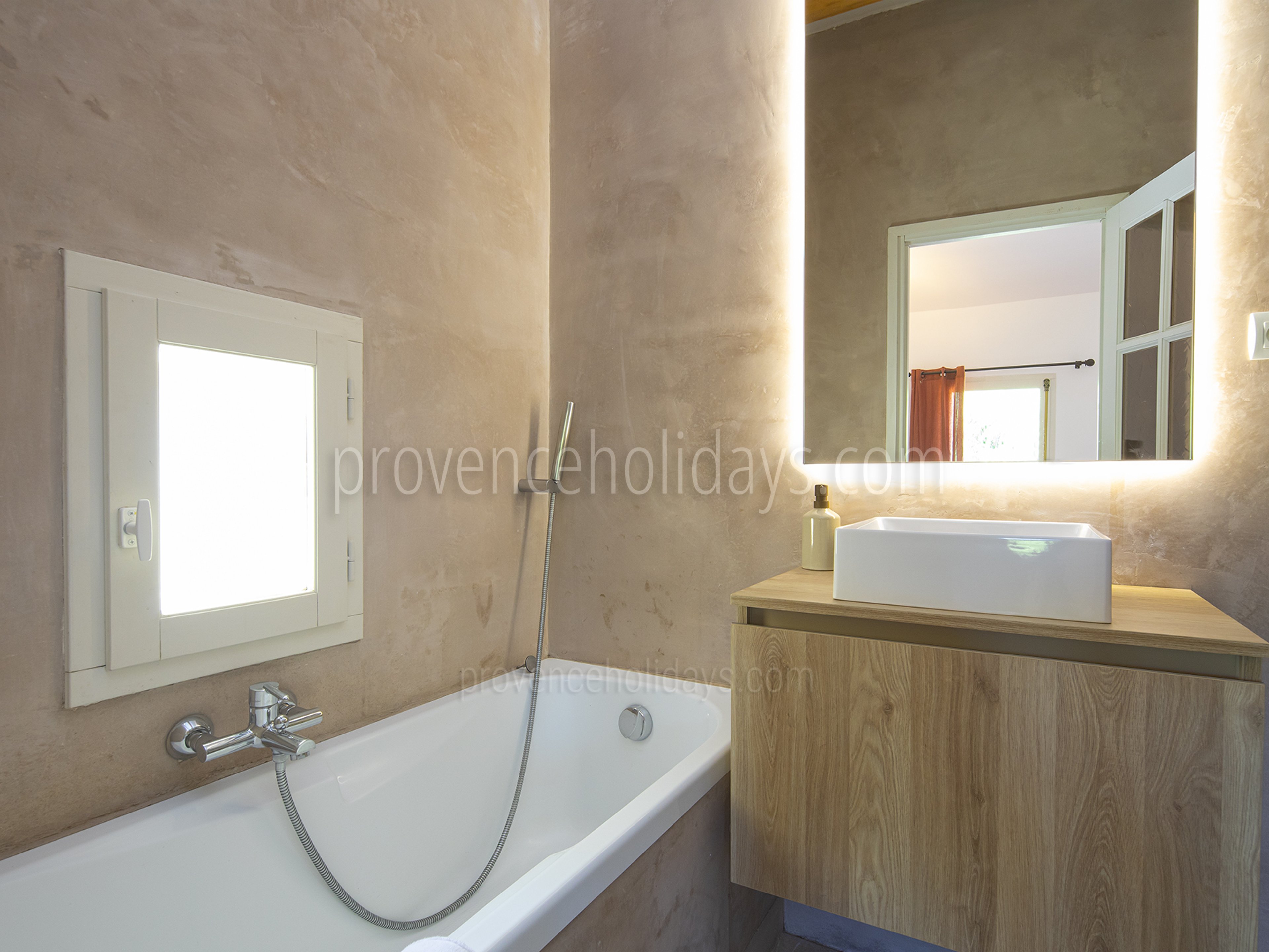 47 - Mas du Carlet: Villa: Bathroom