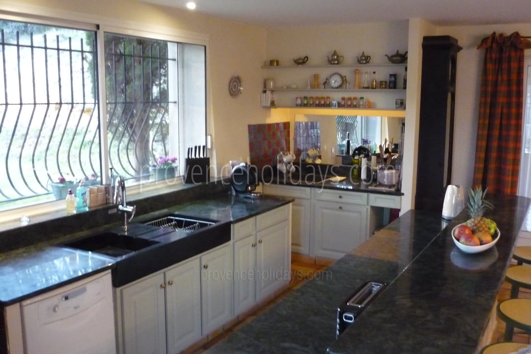 28 - Mas Lambesc: Villa: Interior