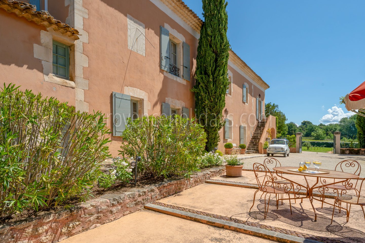 20 - La Bastide Incarnat: Villa: Exterior