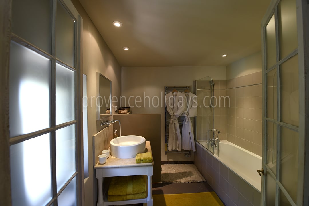 71 - Mas Cabrières: Villa: Bedroom