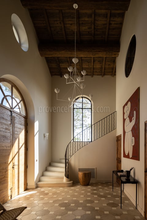 24 - Mas Chabaud: Villa: Interior