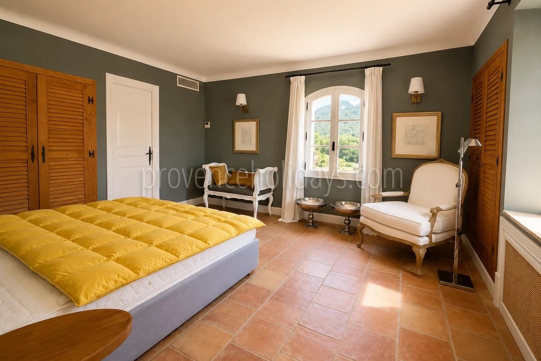 13 - Provençaals huis in Grimaud: Villa: Bedroom
