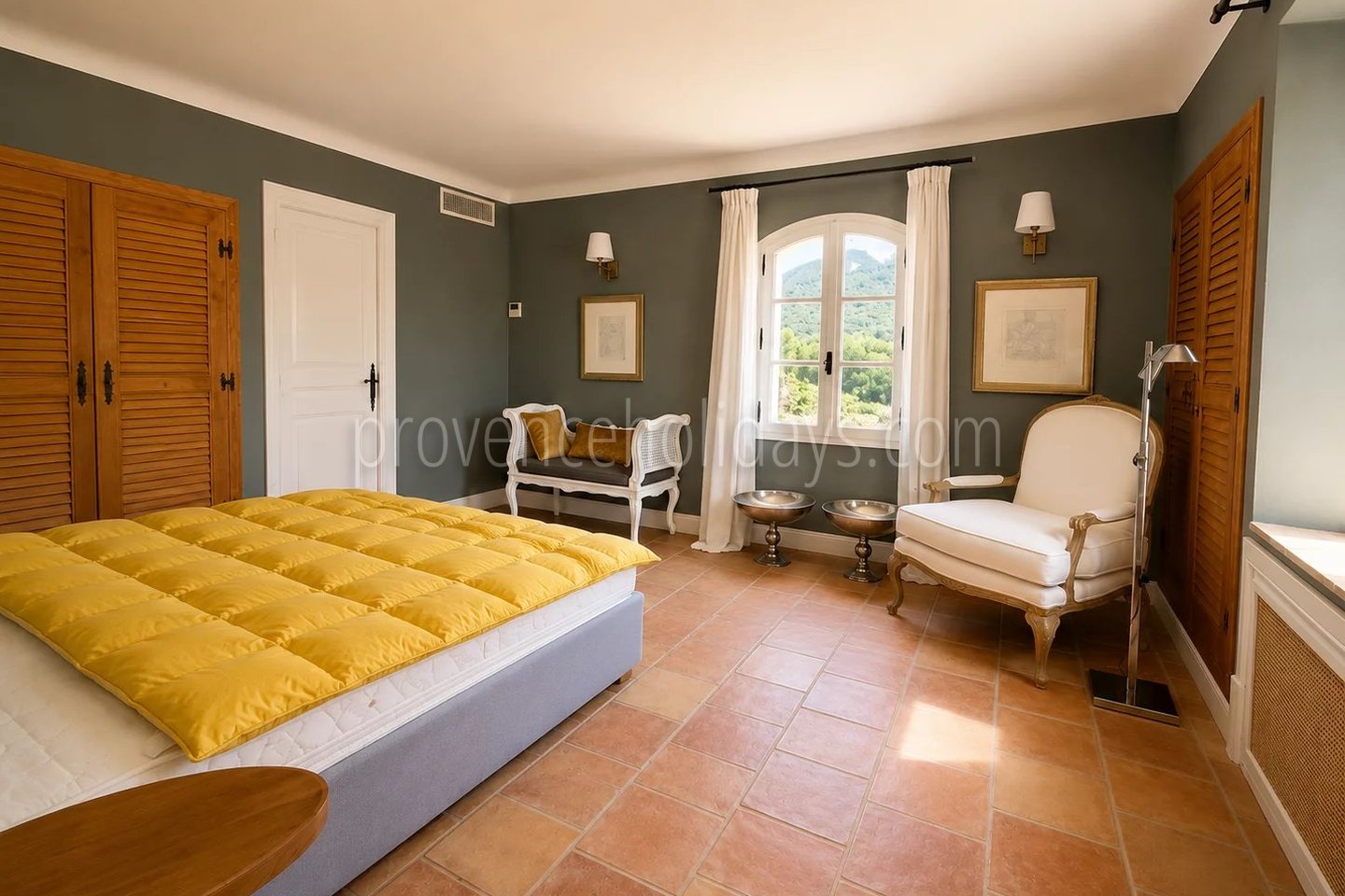 13 - Maison provençale à Grimaud: Villa: Bedroom