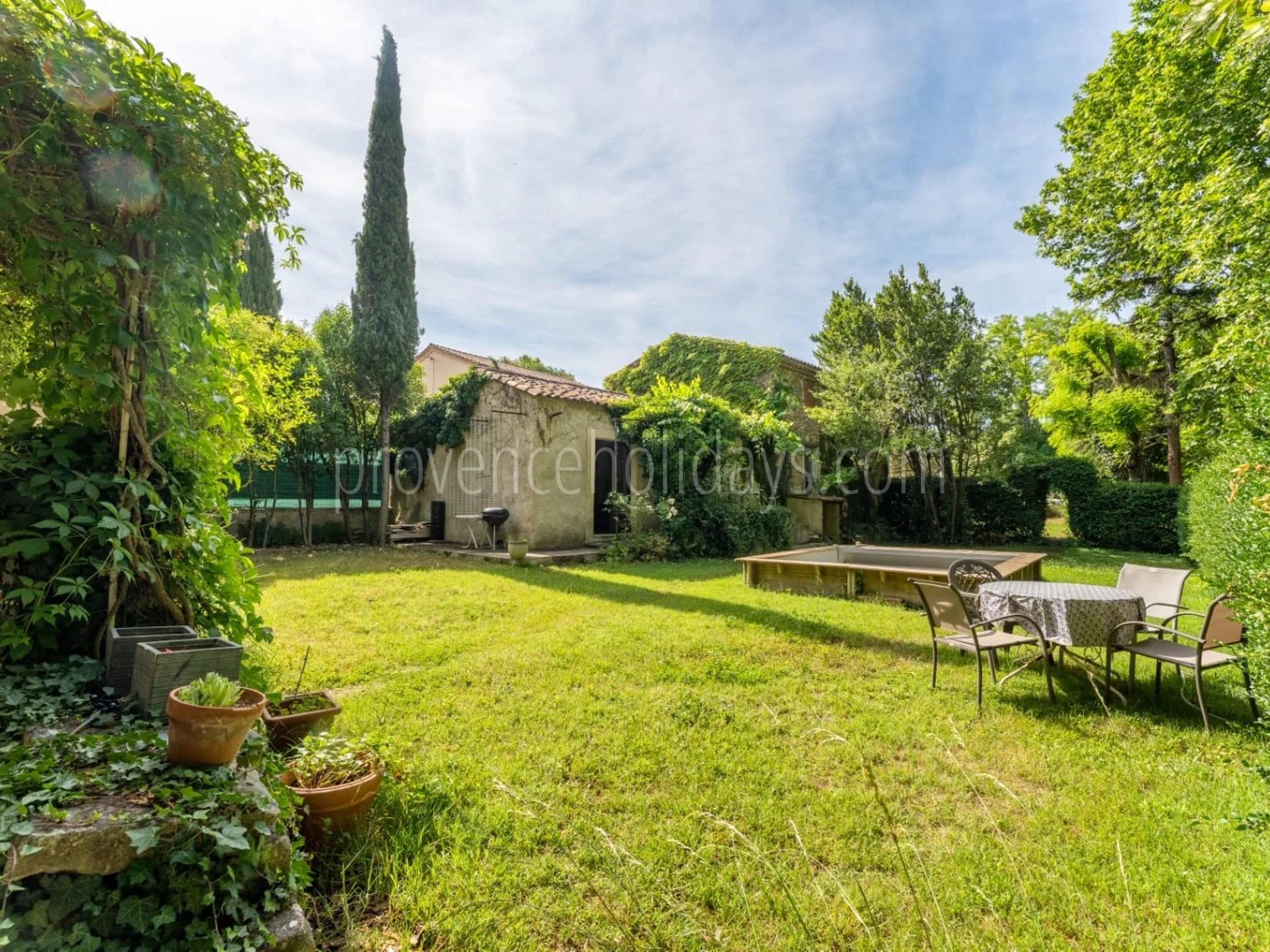 15 - Stone bastide in Ansouis: Villa: Exterior