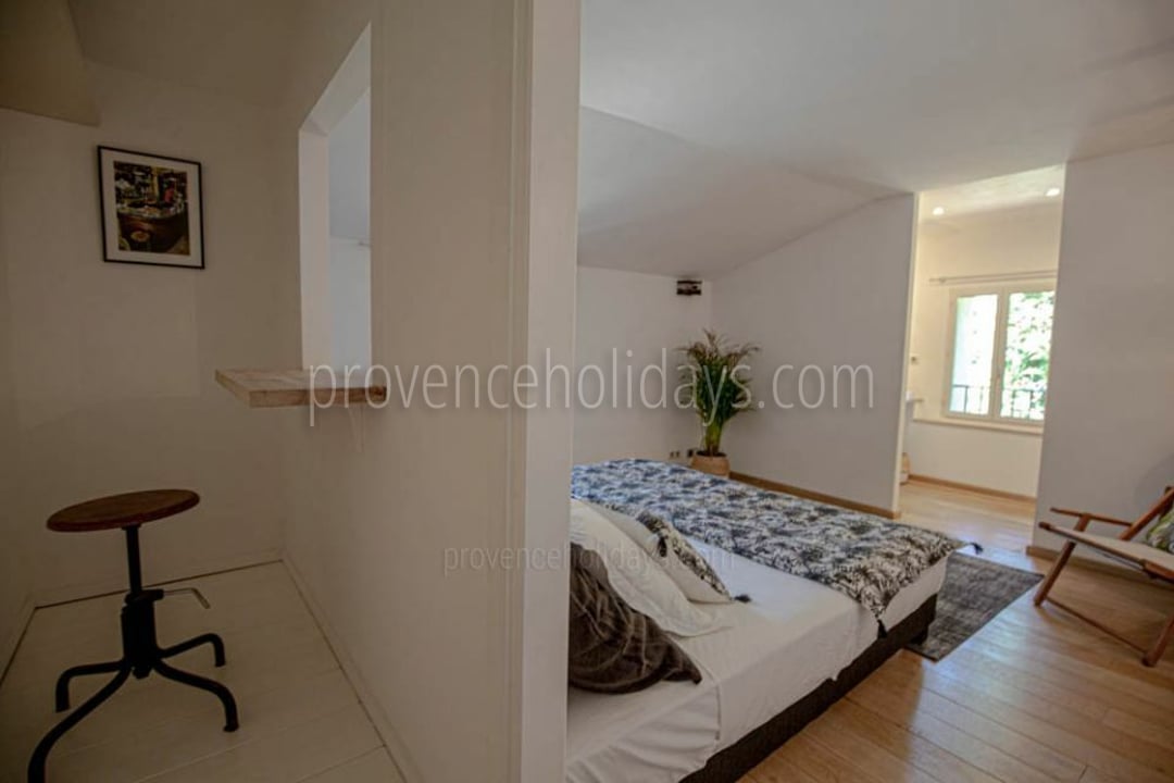 27 - Villa Beaumes: Villa: Interior