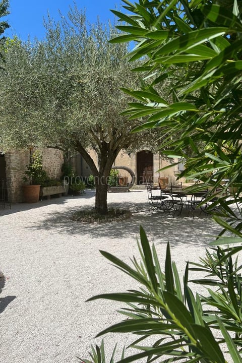 9 - La Bâtisse de L\'Isle: Villa: Exterior